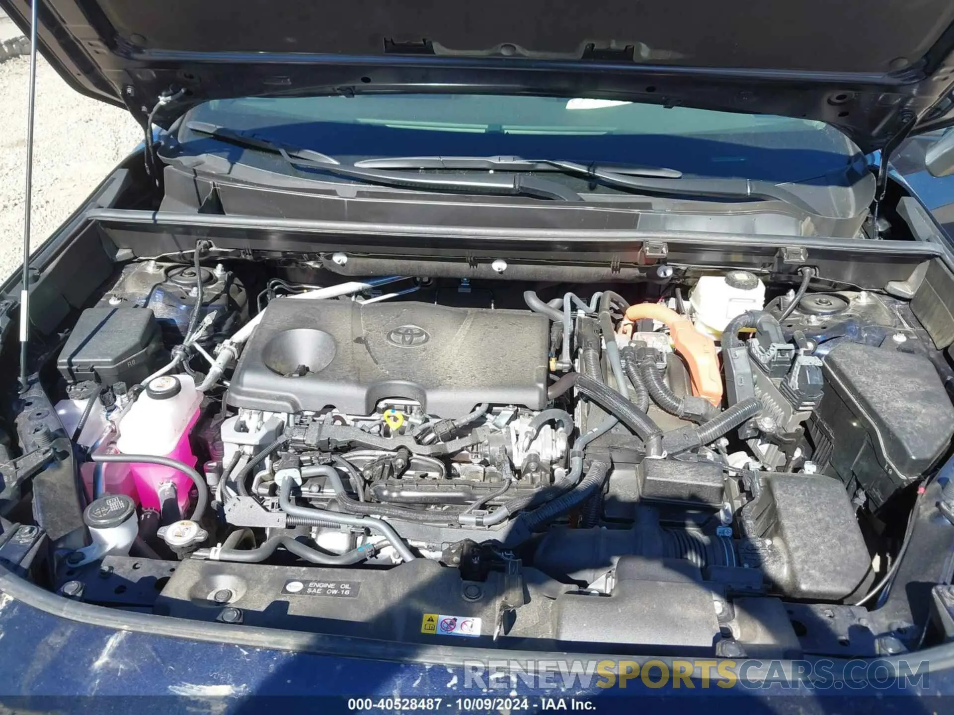 10 Photograph of a damaged car JTMB6RFV0ND068619 TOYOTA RAV4 HYBRID 2022