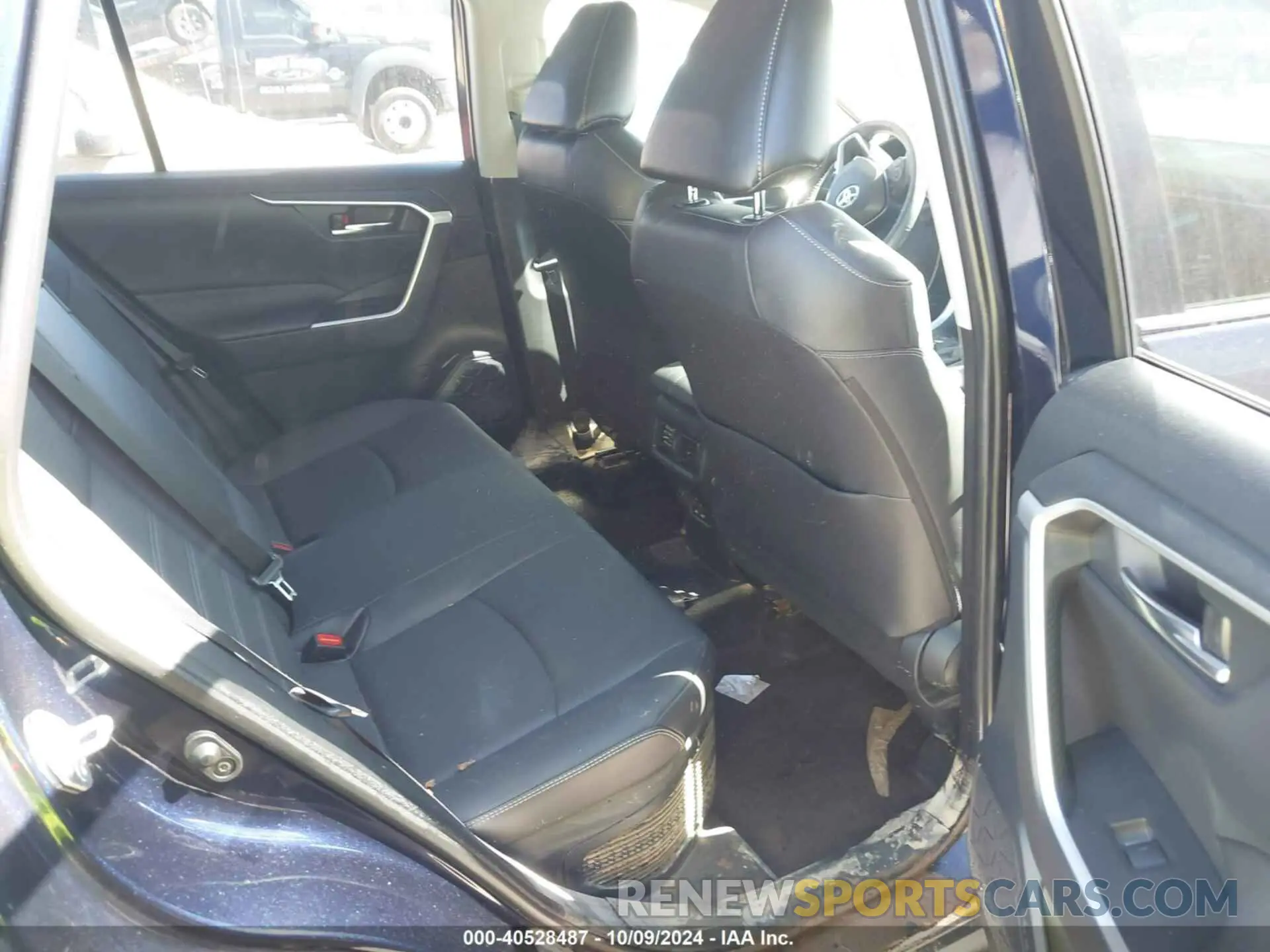 8 Photograph of a damaged car JTMB6RFV0ND068619 TOYOTA RAV4 HYBRID 2022
