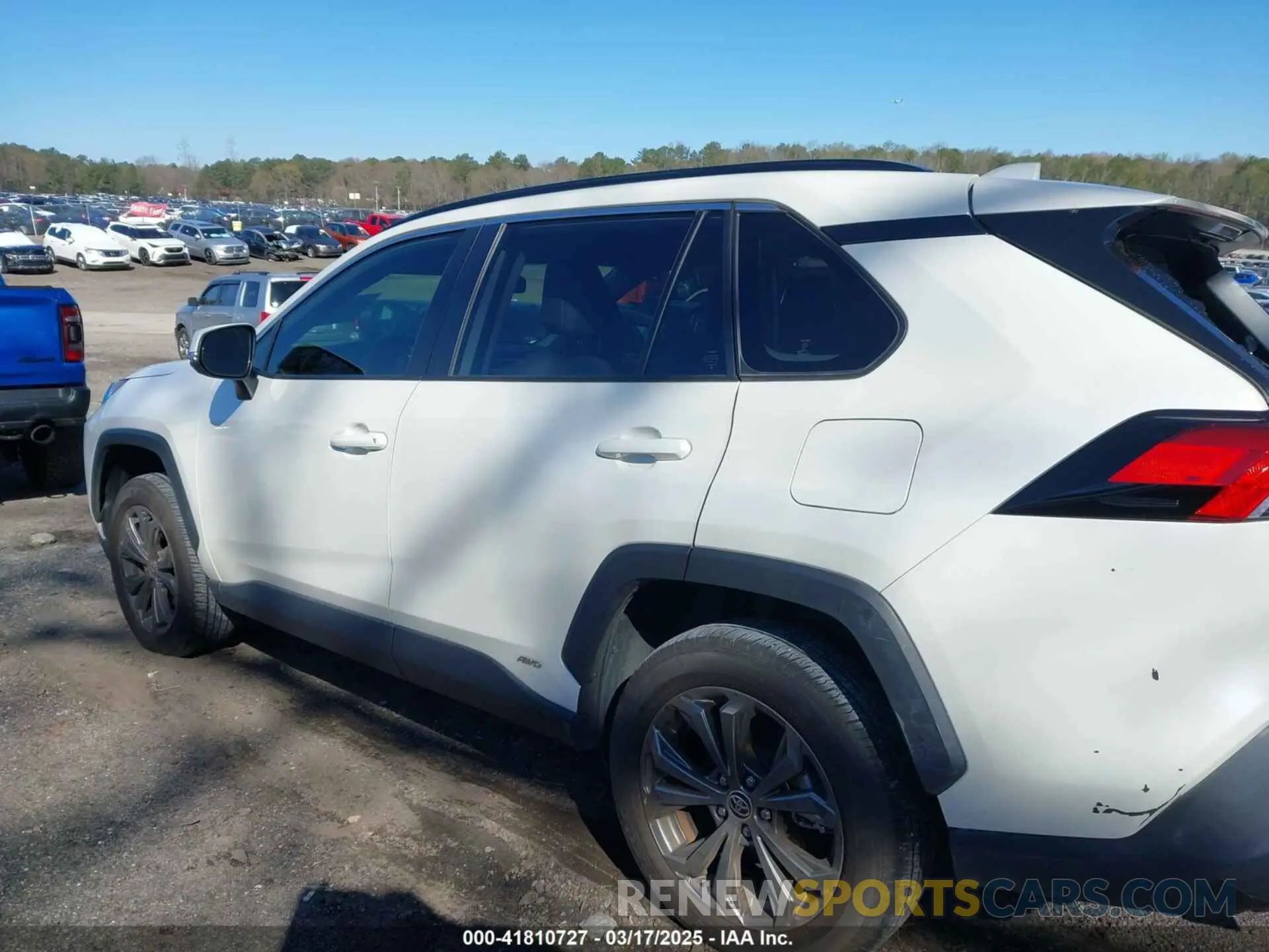 14 Photograph of a damaged car JTMB6RFV0ND077627 TOYOTA RAV4 HYBRID 2022