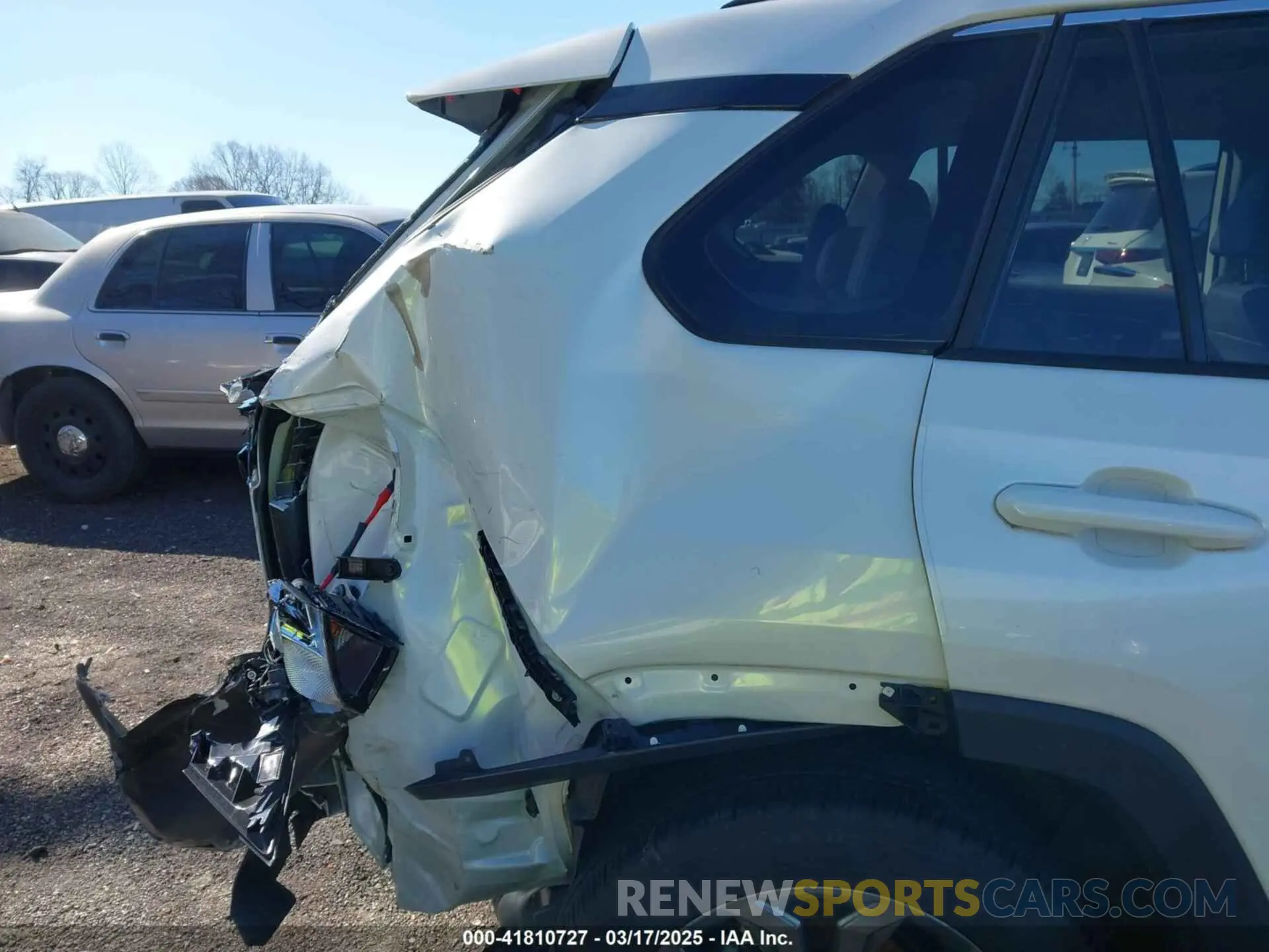 19 Photograph of a damaged car JTMB6RFV0ND077627 TOYOTA RAV4 HYBRID 2022