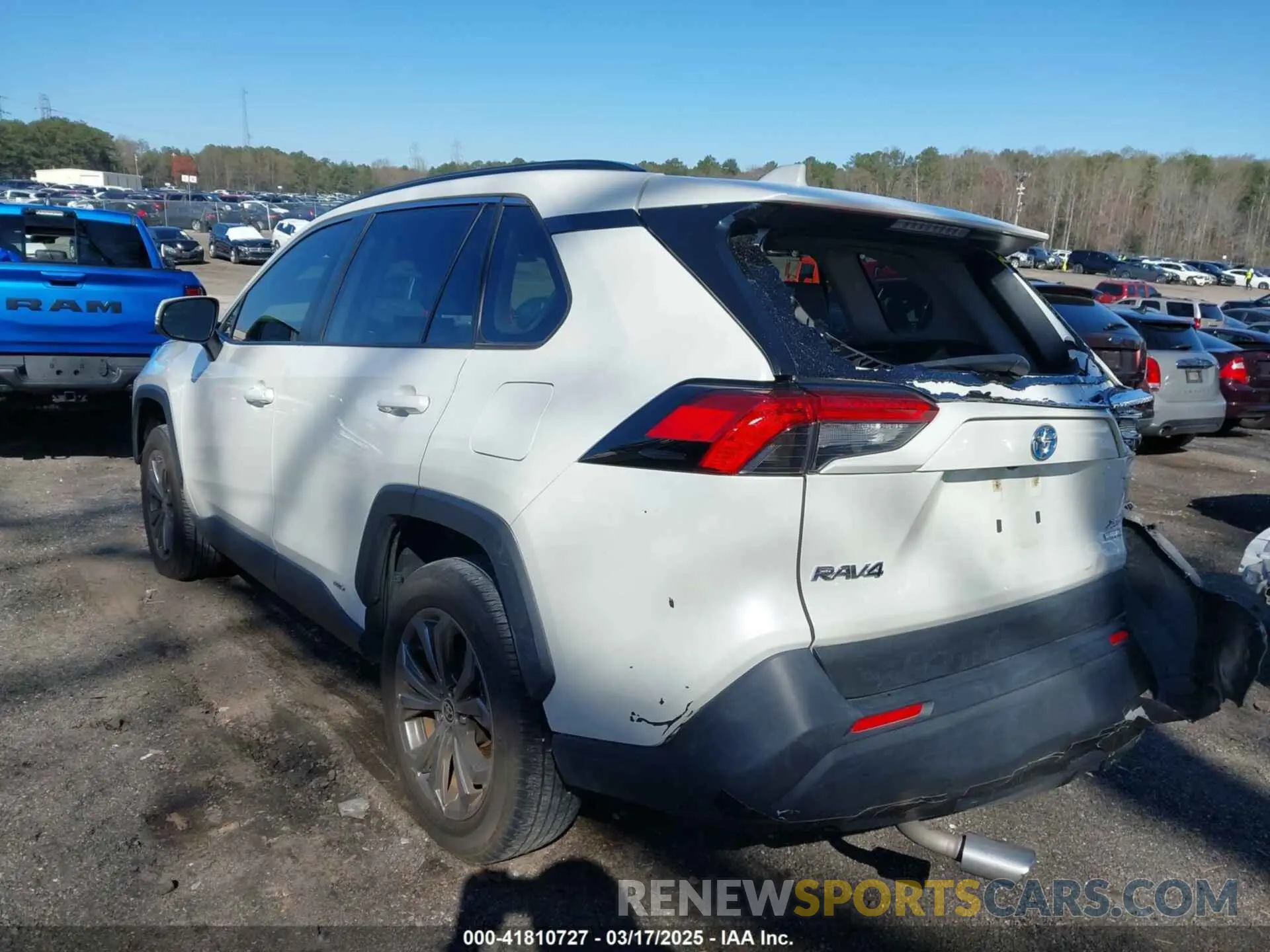 3 Photograph of a damaged car JTMB6RFV0ND077627 TOYOTA RAV4 HYBRID 2022
