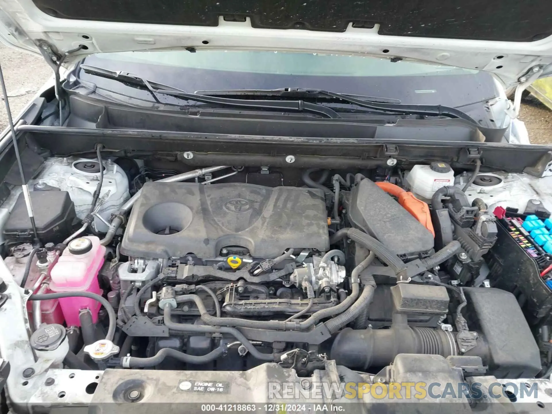 10 Photograph of a damaged car JTMB6RFV0NJ020121 TOYOTA RAV4 HYBRID 2022