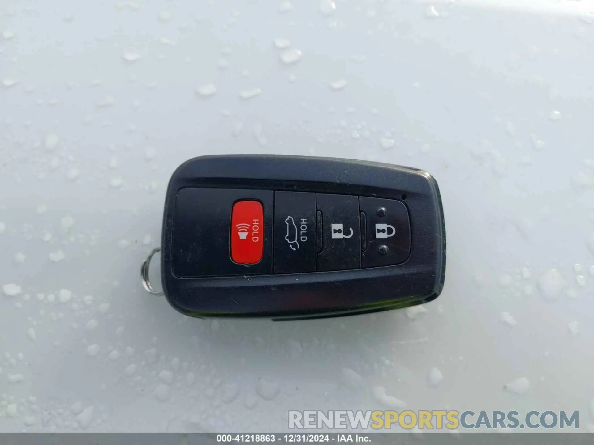 11 Photograph of a damaged car JTMB6RFV0NJ020121 TOYOTA RAV4 HYBRID 2022