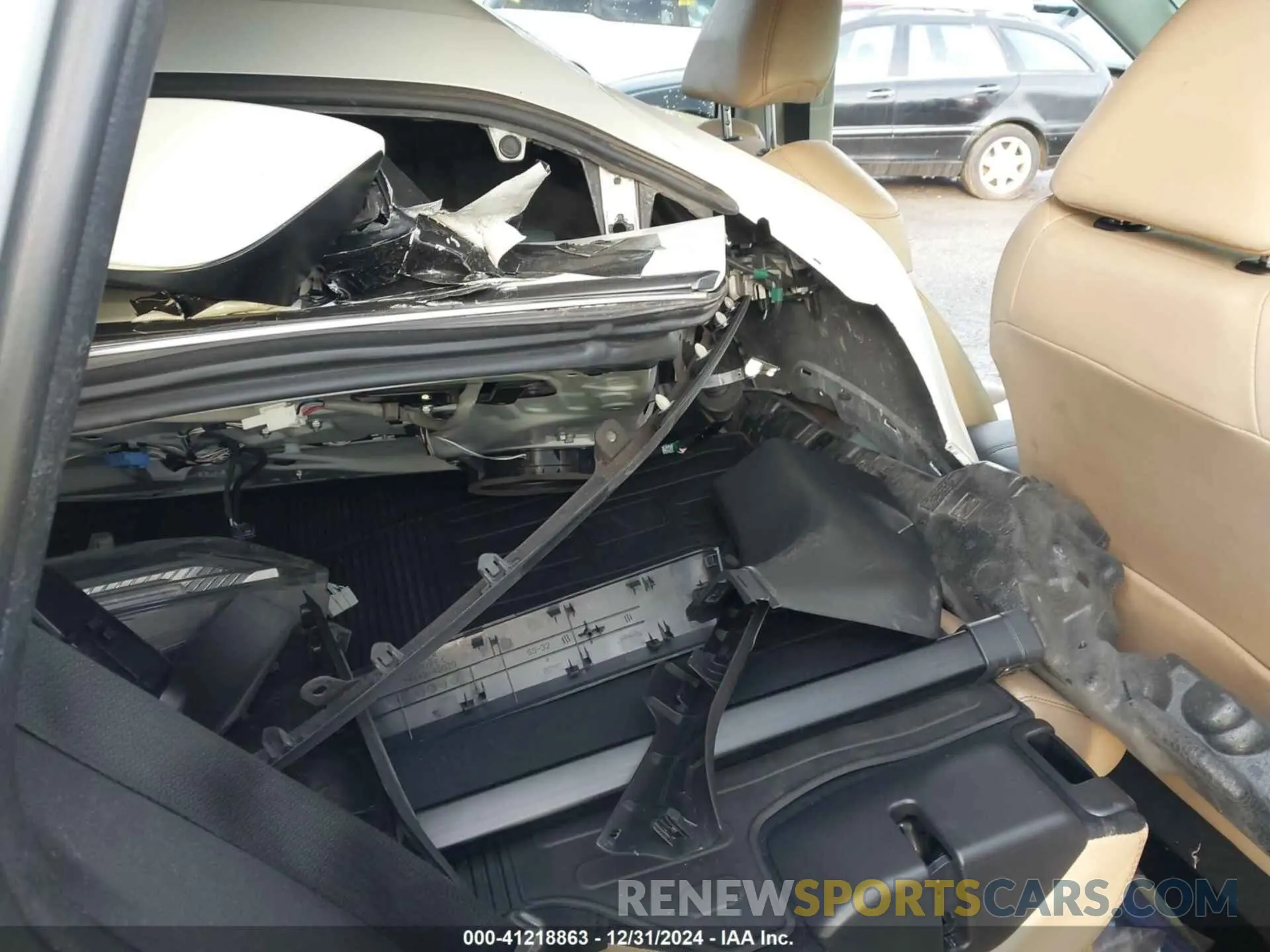 18 Photograph of a damaged car JTMB6RFV0NJ020121 TOYOTA RAV4 HYBRID 2022