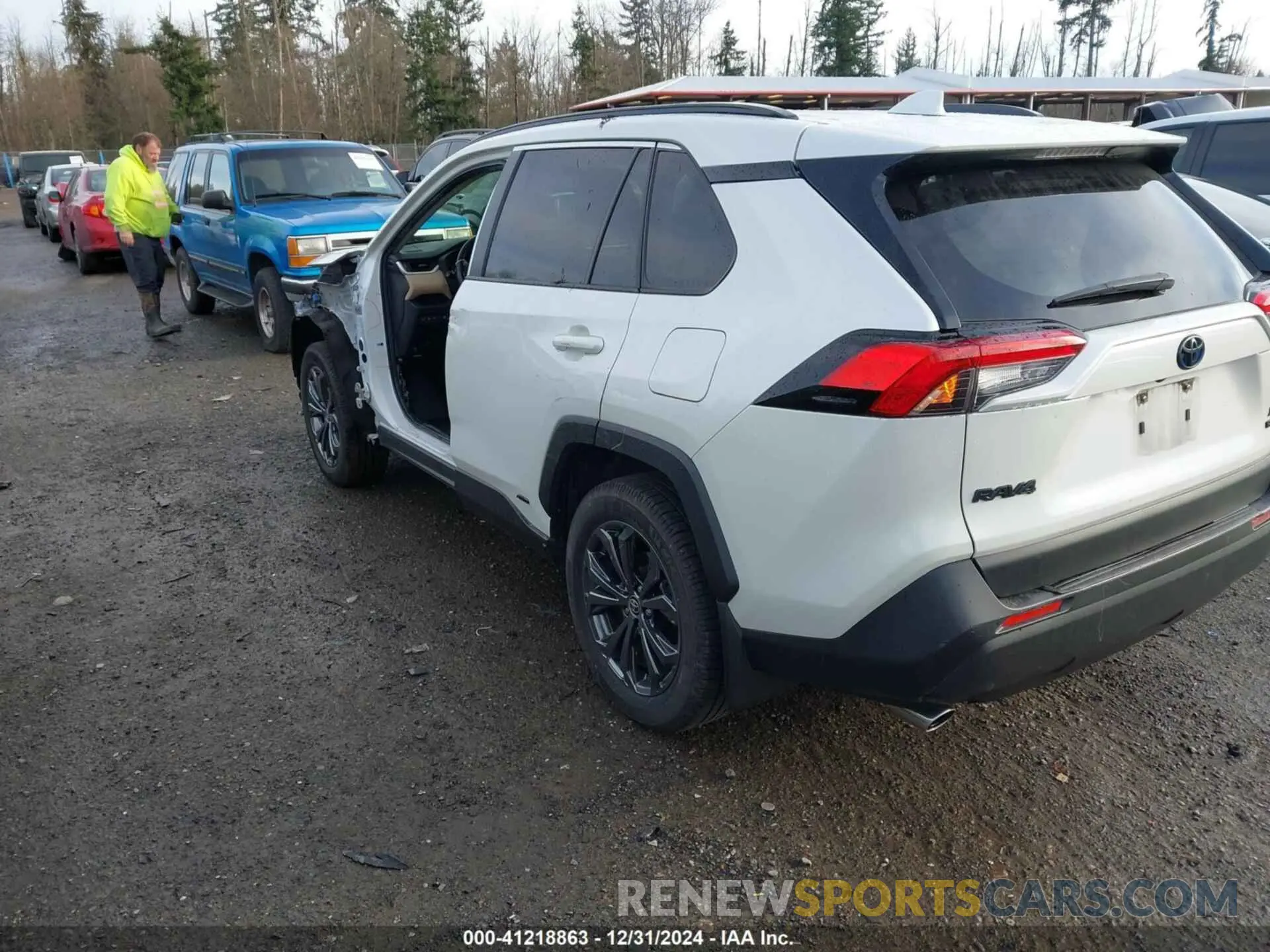 3 Photograph of a damaged car JTMB6RFV0NJ020121 TOYOTA RAV4 HYBRID 2022