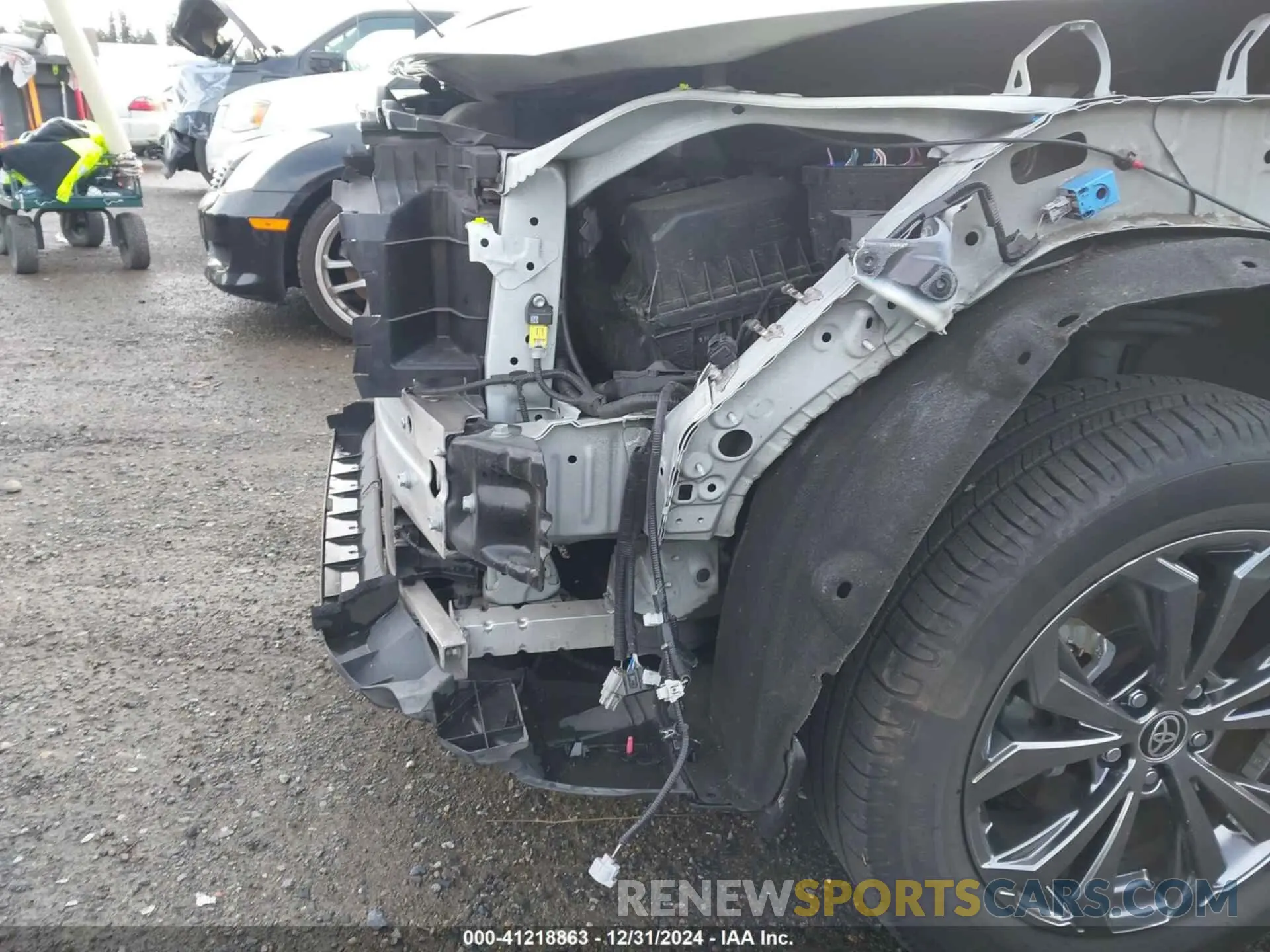 6 Photograph of a damaged car JTMB6RFV0NJ020121 TOYOTA RAV4 HYBRID 2022