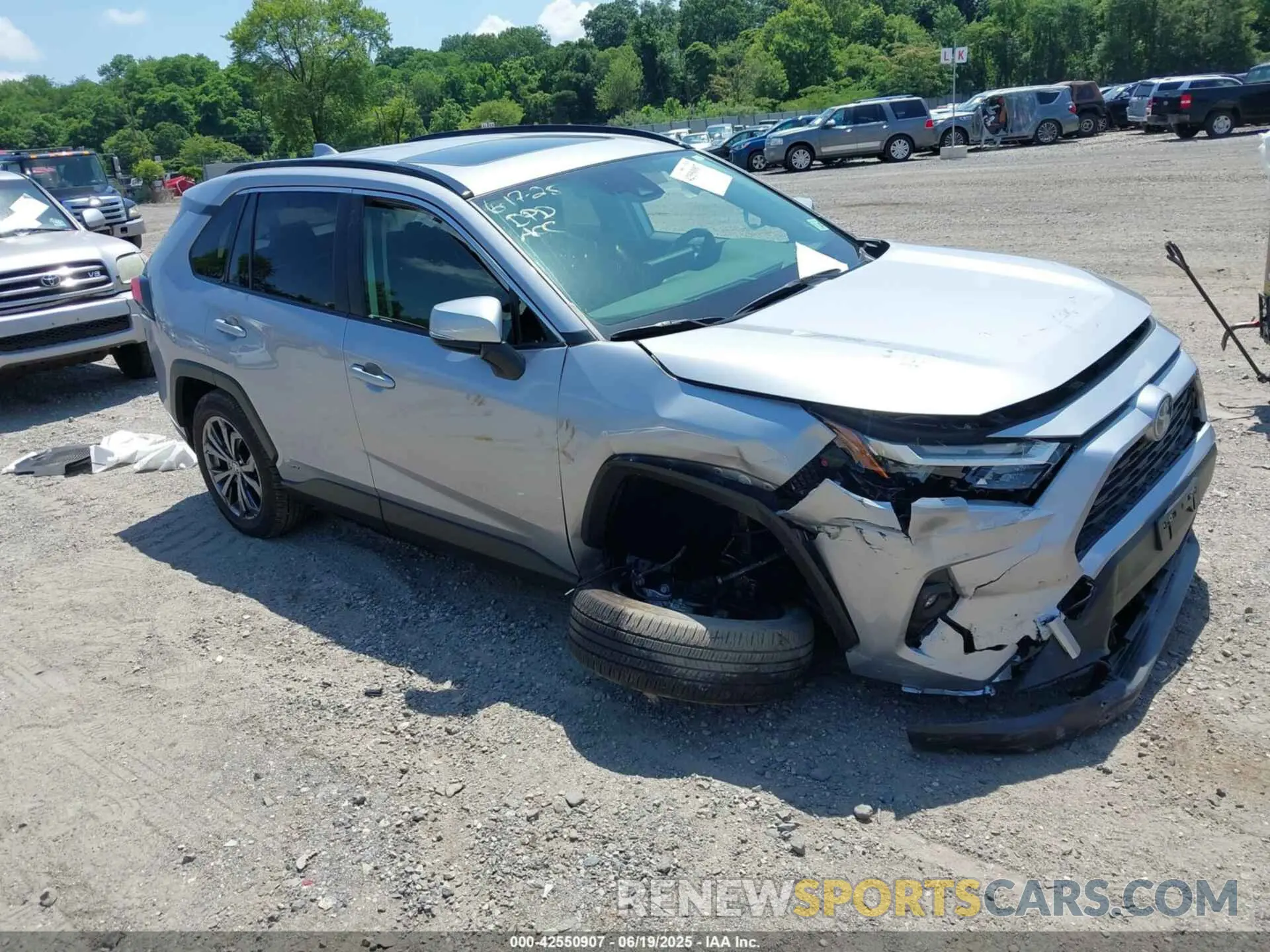 1 Photograph of a damaged car JTMB6RFV1ND063963 TOYOTA RAV4 HYBRID 2022