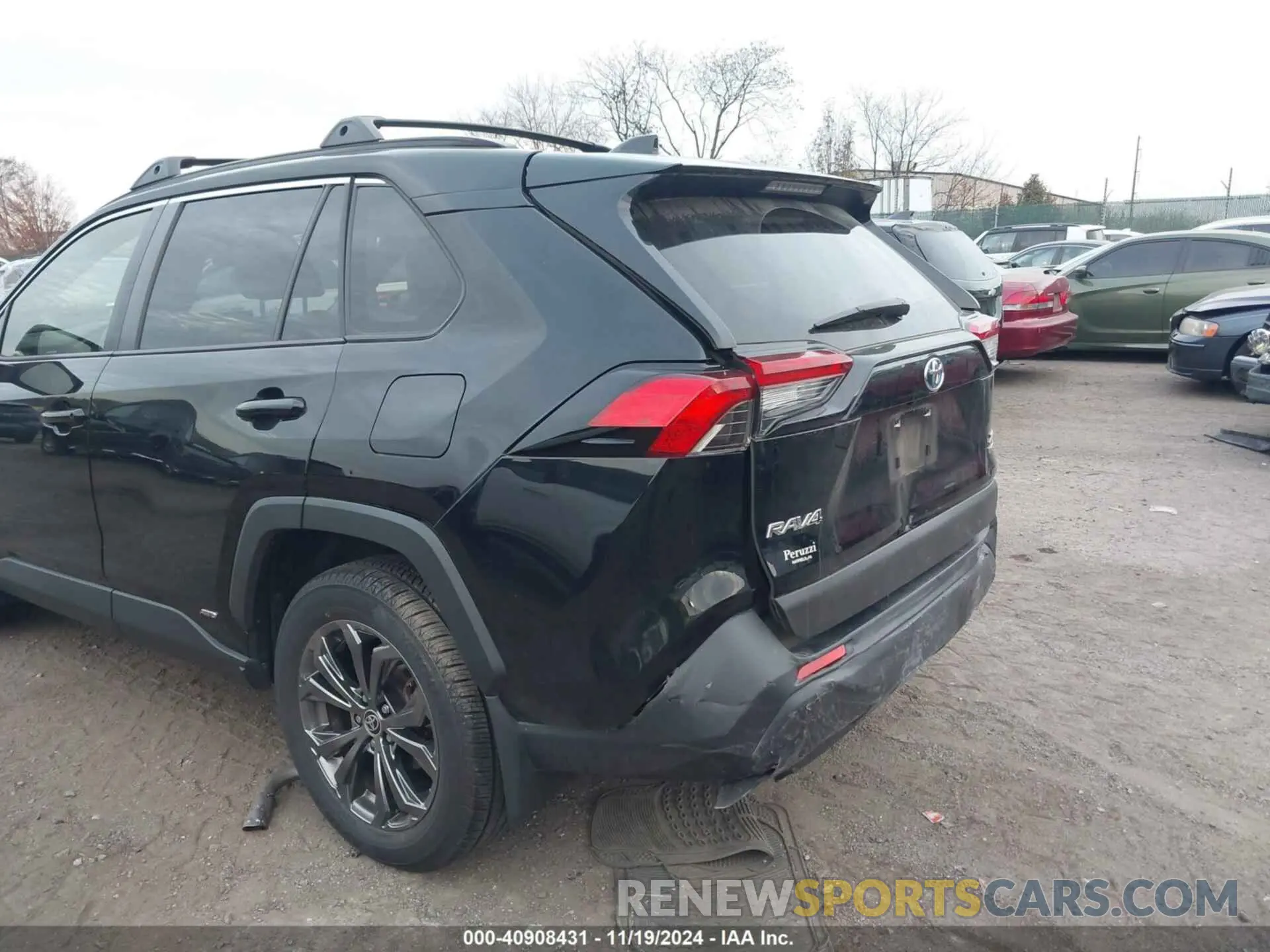 17 Photograph of a damaged car JTMB6RFV3ND050728 TOYOTA RAV4 HYBRID 2022