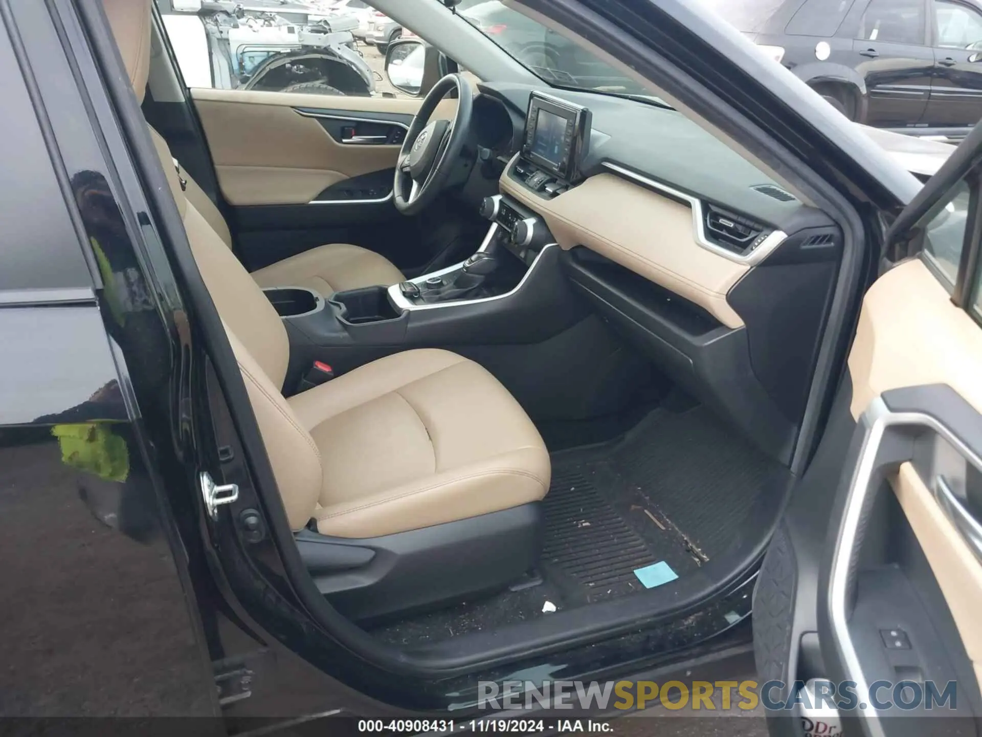 5 Photograph of a damaged car JTMB6RFV3ND050728 TOYOTA RAV4 HYBRID 2022