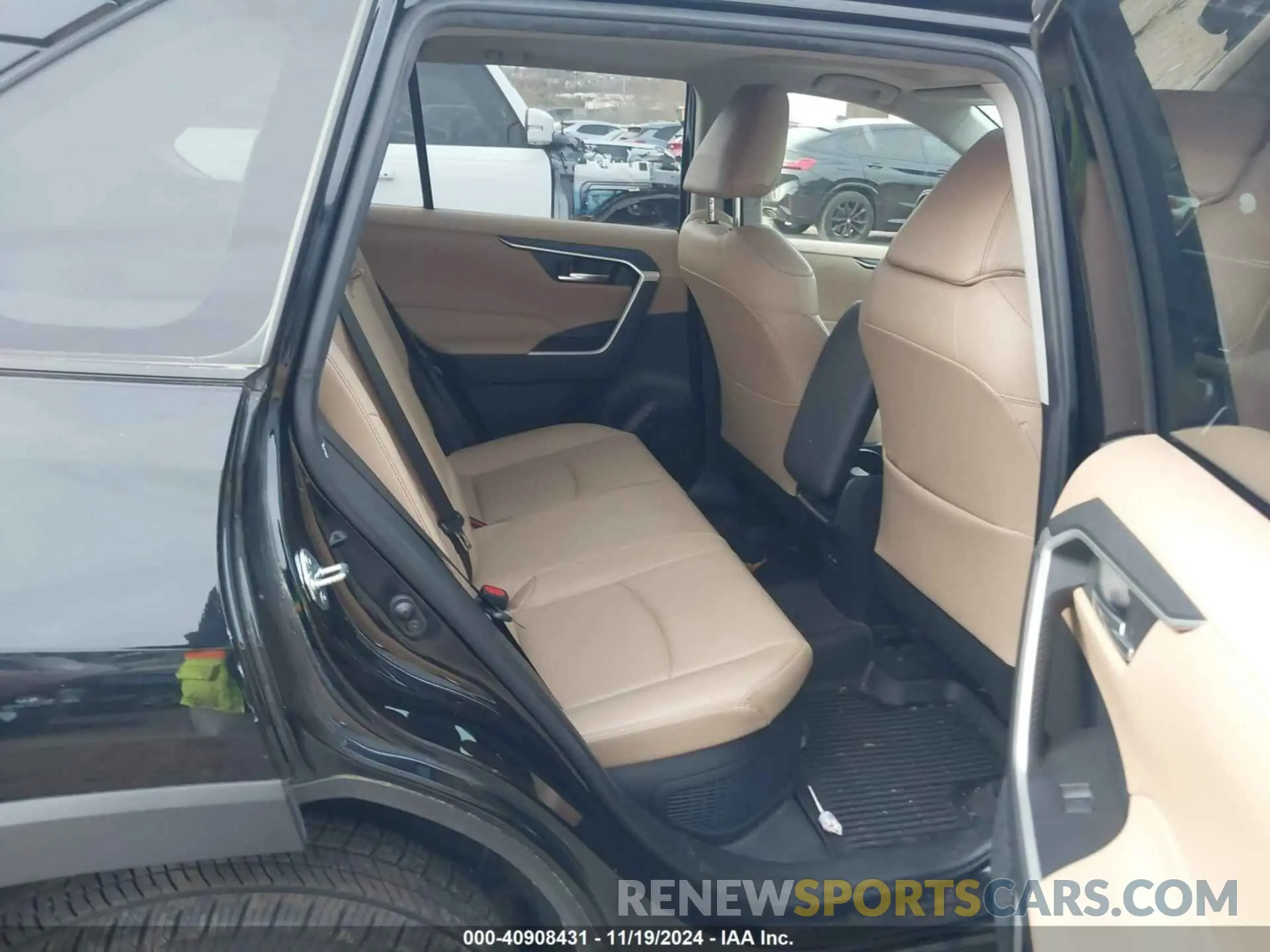 8 Photograph of a damaged car JTMB6RFV3ND050728 TOYOTA RAV4 HYBRID 2022