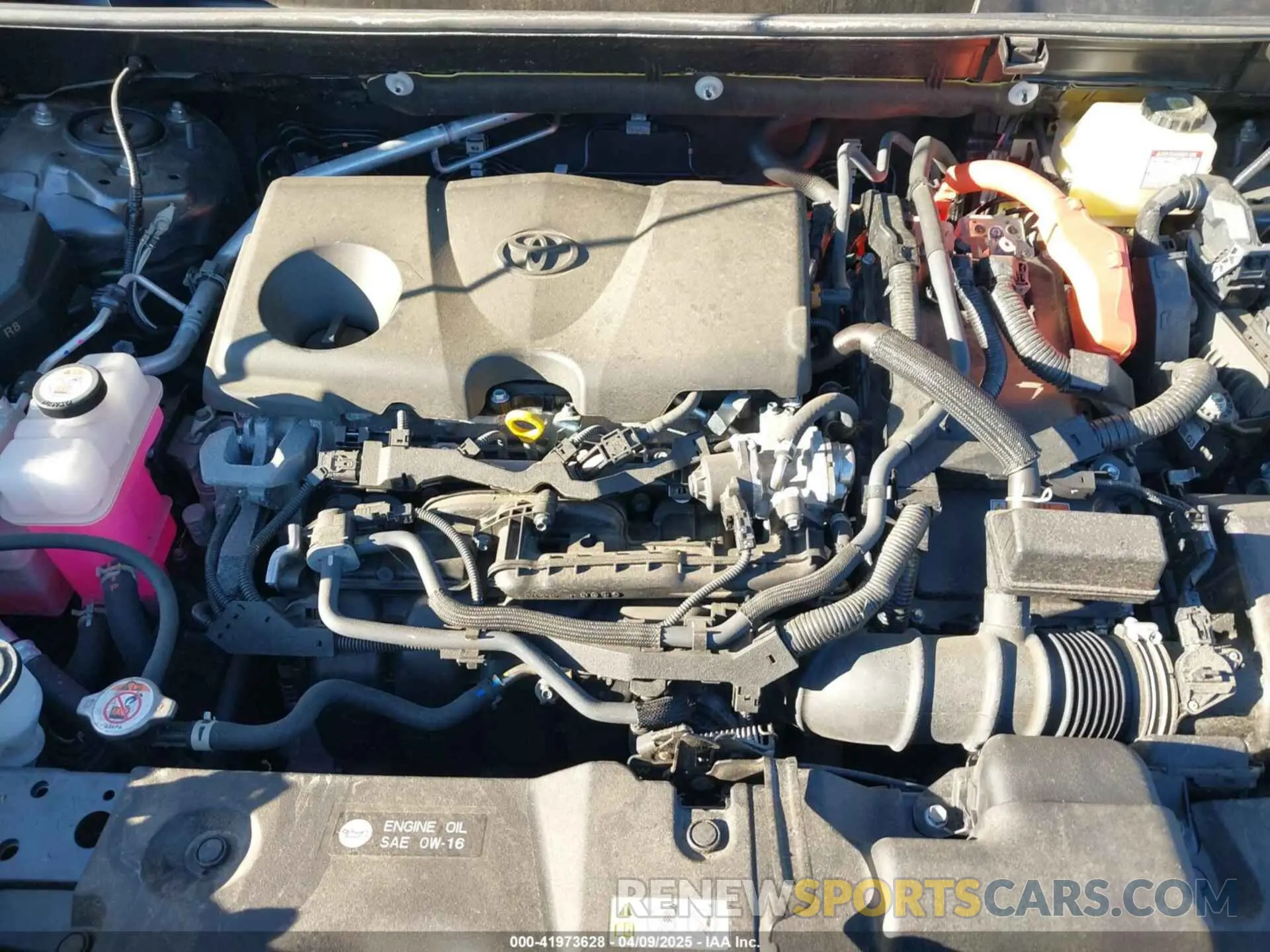 10 Photograph of a damaged car JTMB6RFV5ND065733 TOYOTA RAV4 HYBRID 2022