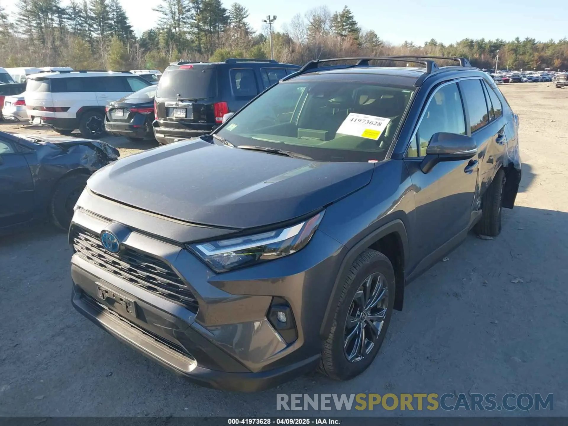 2 Photograph of a damaged car JTMB6RFV5ND065733 TOYOTA RAV4 HYBRID 2022