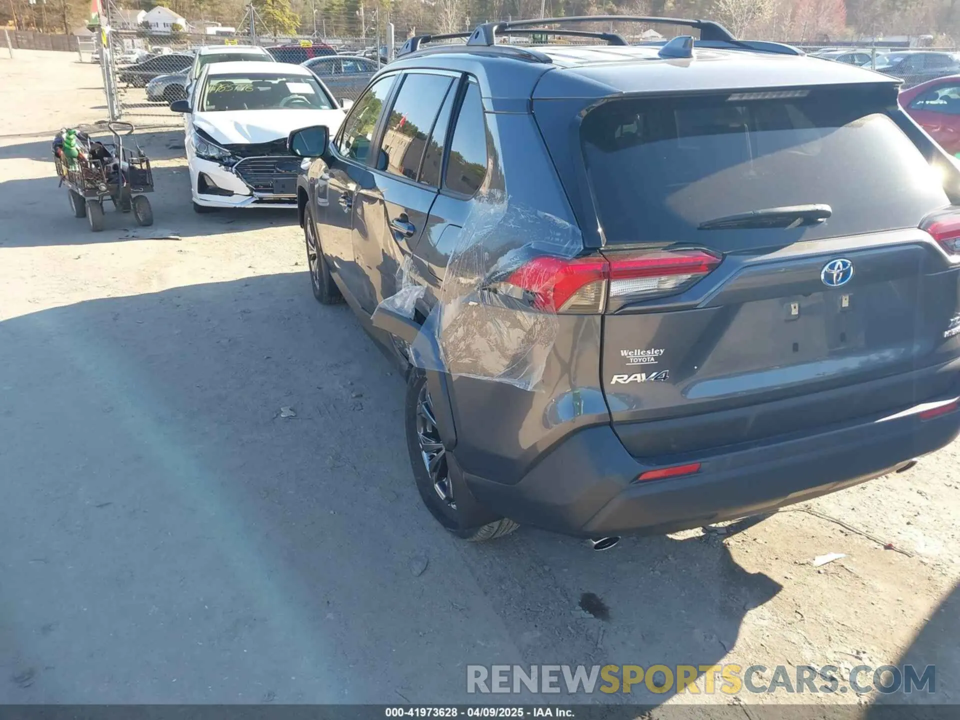 6 Photograph of a damaged car JTMB6RFV5ND065733 TOYOTA RAV4 HYBRID 2022