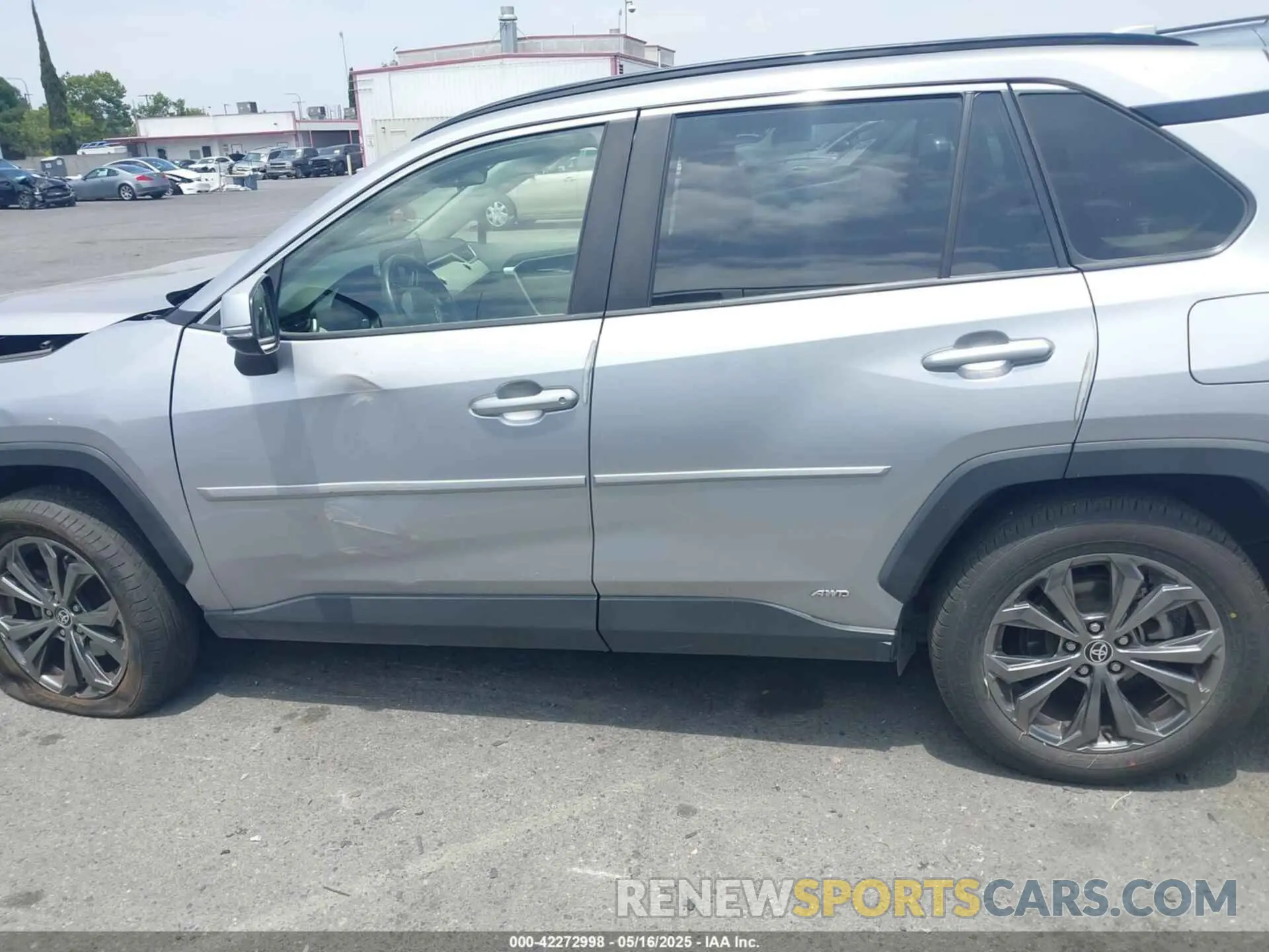 14 Photograph of a damaged car JTMB6RFV8ND056654 TOYOTA RAV4 HYBRID 2022