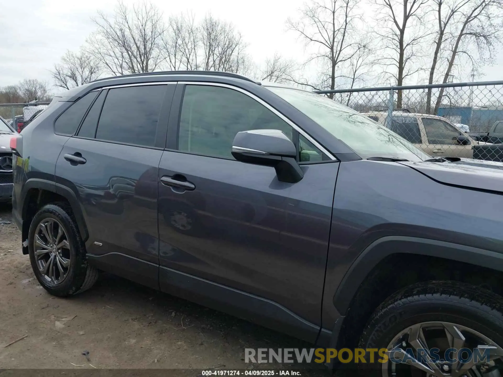 14 Photograph of a damaged car JTMB6RFV9ND065377 TOYOTA RAV4 HYBRID 2022