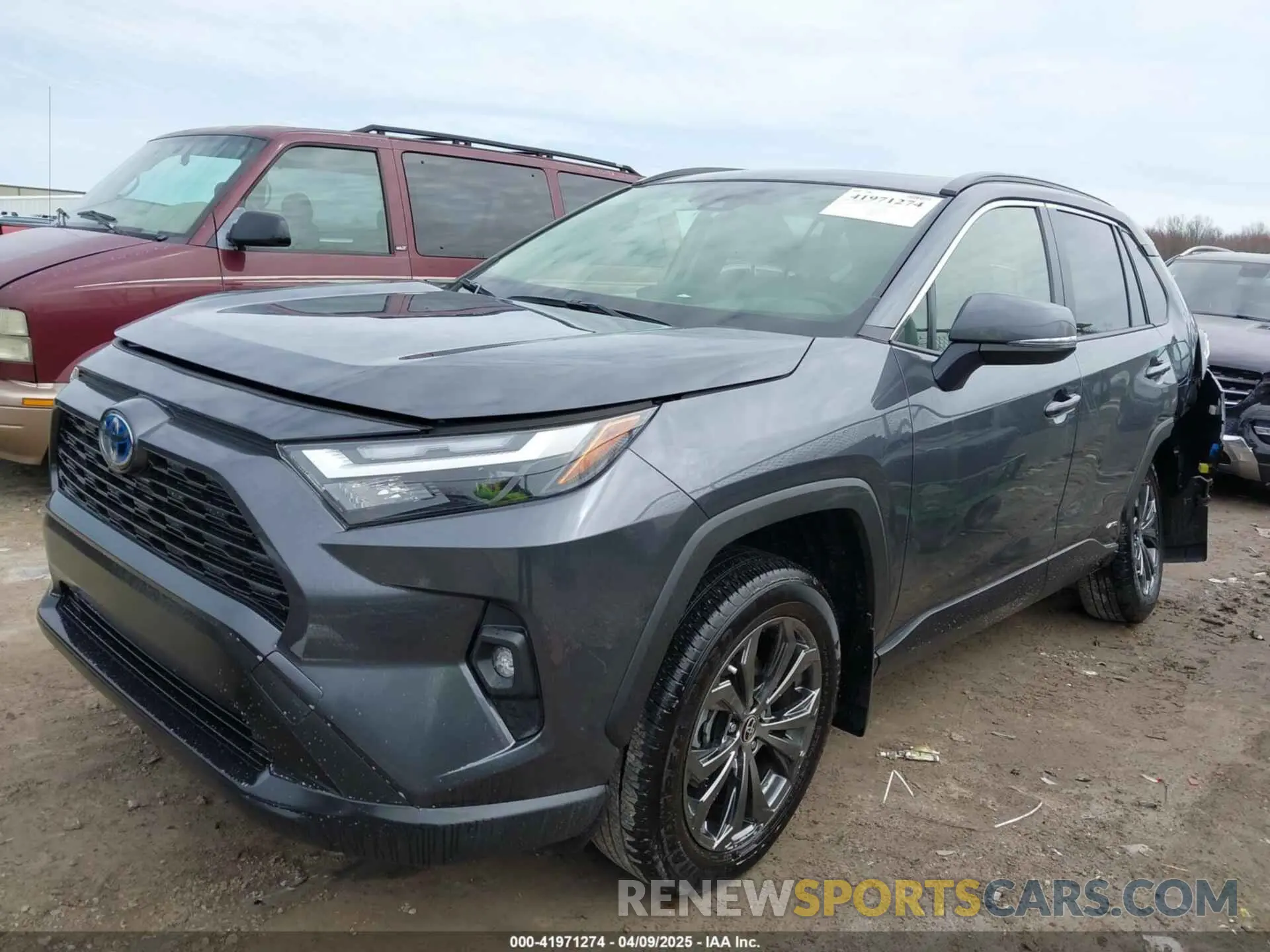 2 Photograph of a damaged car JTMB6RFV9ND065377 TOYOTA RAV4 HYBRID 2022