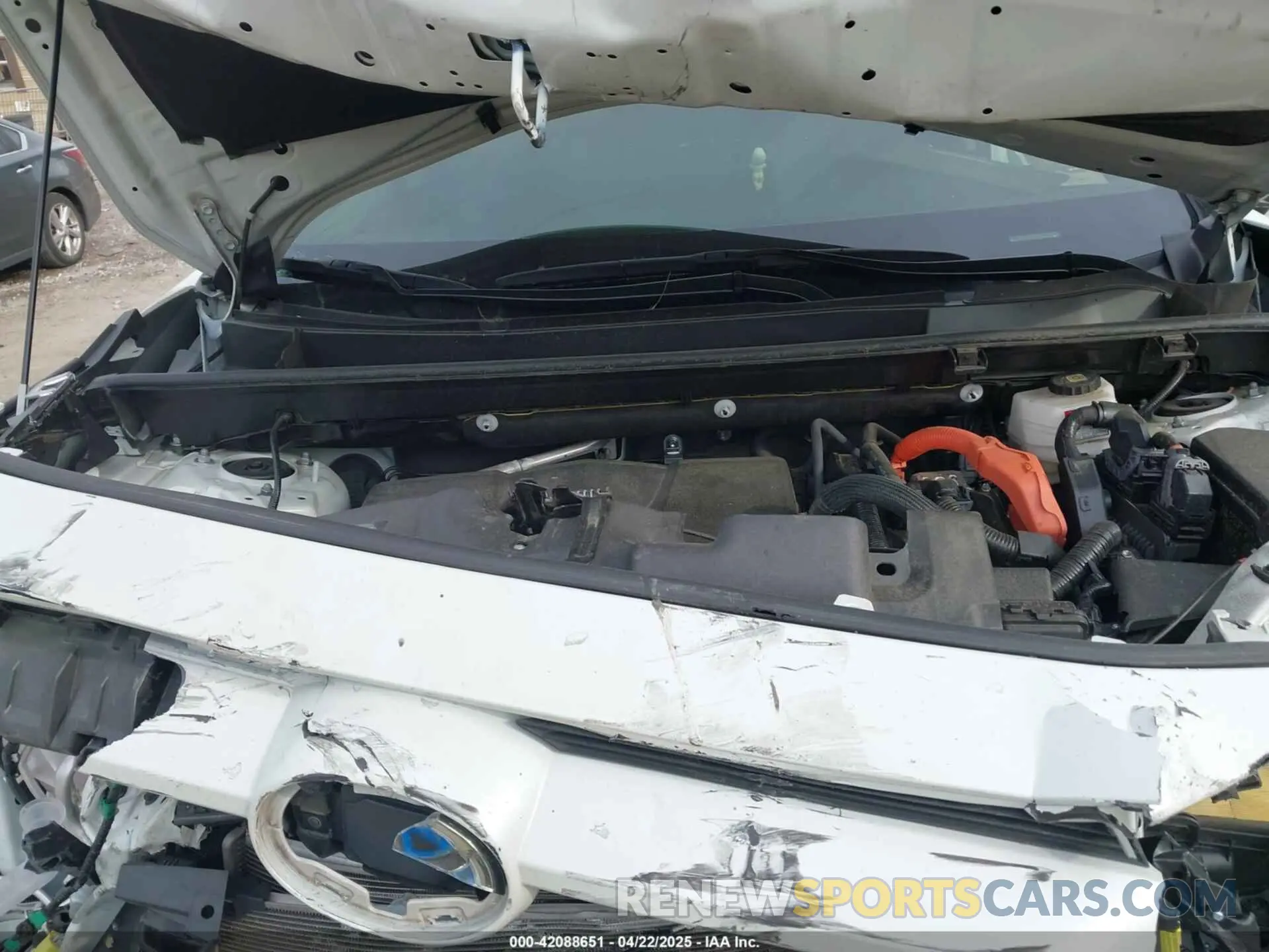 10 Photograph of a damaged car JTMB6RFV9ND078419 TOYOTA RAV4 HYBRID 2022