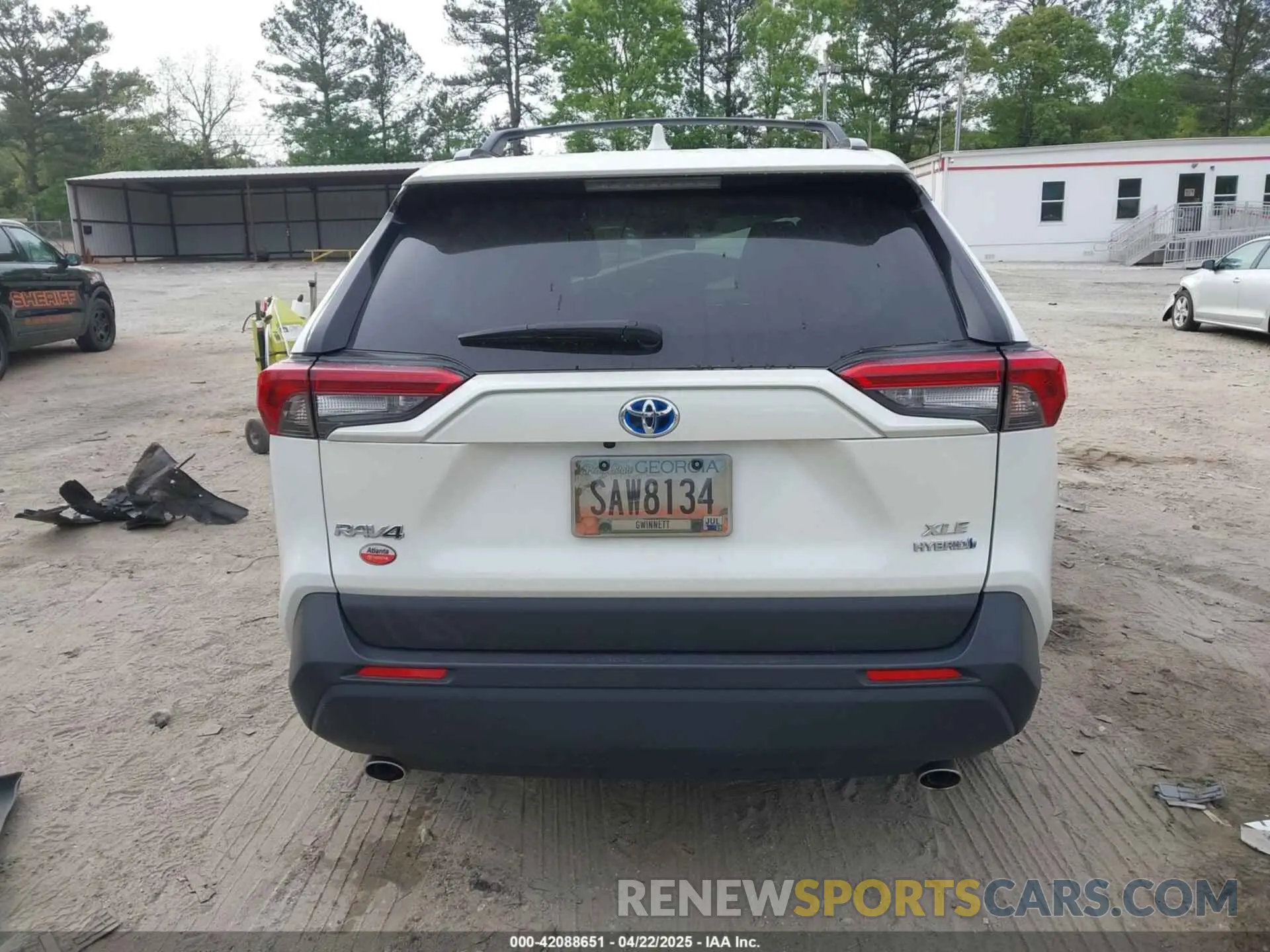 15 Photograph of a damaged car JTMB6RFV9ND078419 TOYOTA RAV4 HYBRID 2022