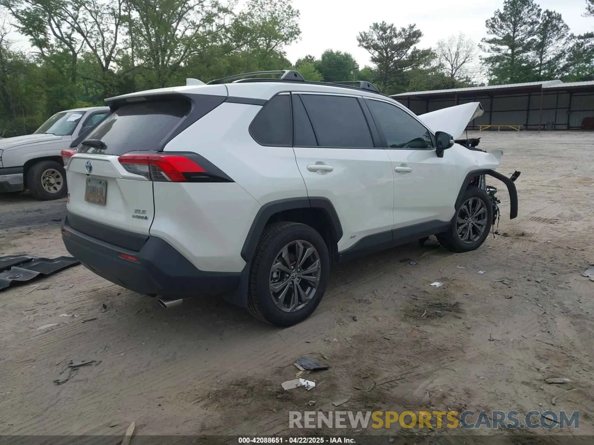 4 Photograph of a damaged car JTMB6RFV9ND078419 TOYOTA RAV4 HYBRID 2022