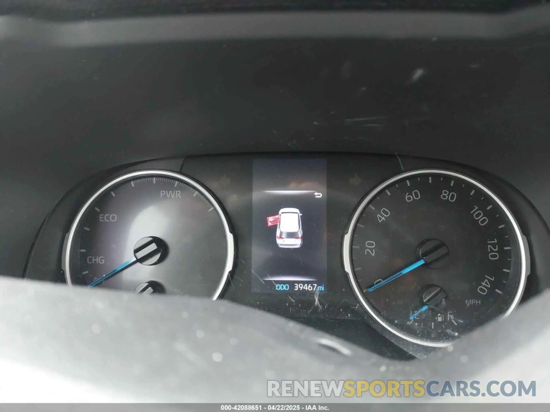 7 Photograph of a damaged car JTMB6RFV9ND078419 TOYOTA RAV4 HYBRID 2022