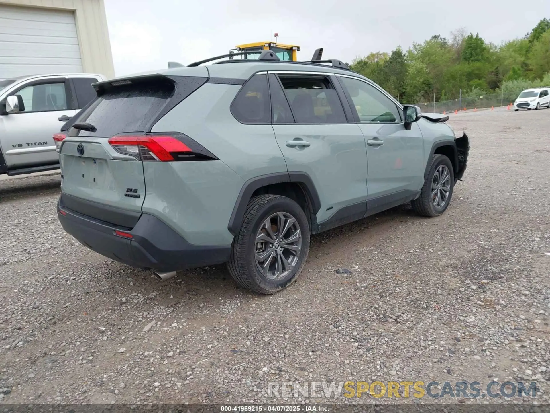 4 Photograph of a damaged car JTMB6RFVXND052153 TOYOTA RAV4 HYBRID 2022