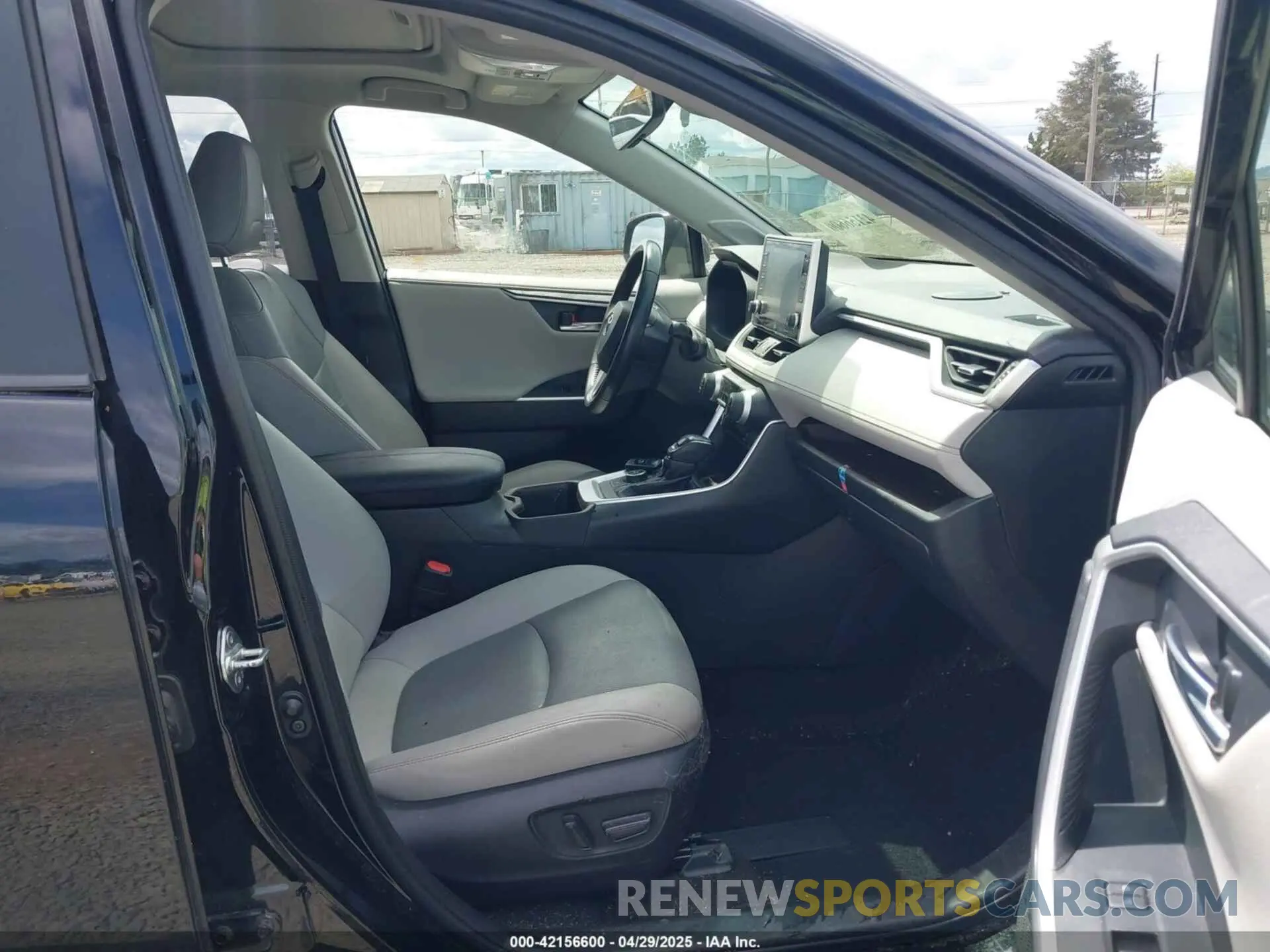 5 Photograph of a damaged car JTMD6RFV0NJ019432 TOYOTA RAV4 HYBRID 2022
