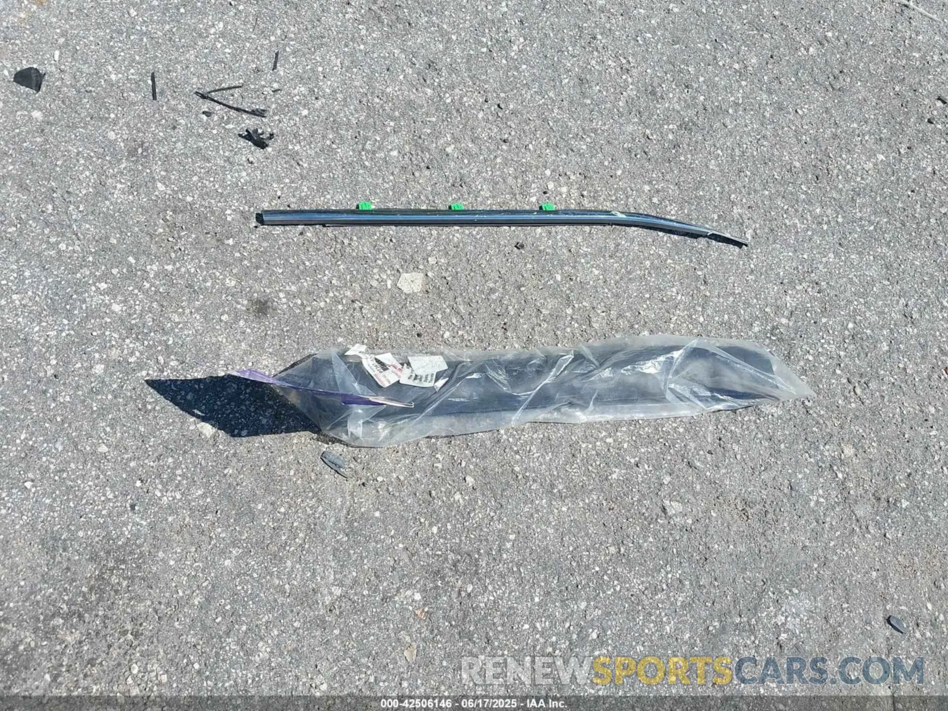 12 Photograph of a damaged car JTME6RFV0ND526690 TOYOTA RAV4 HYBRID 2022