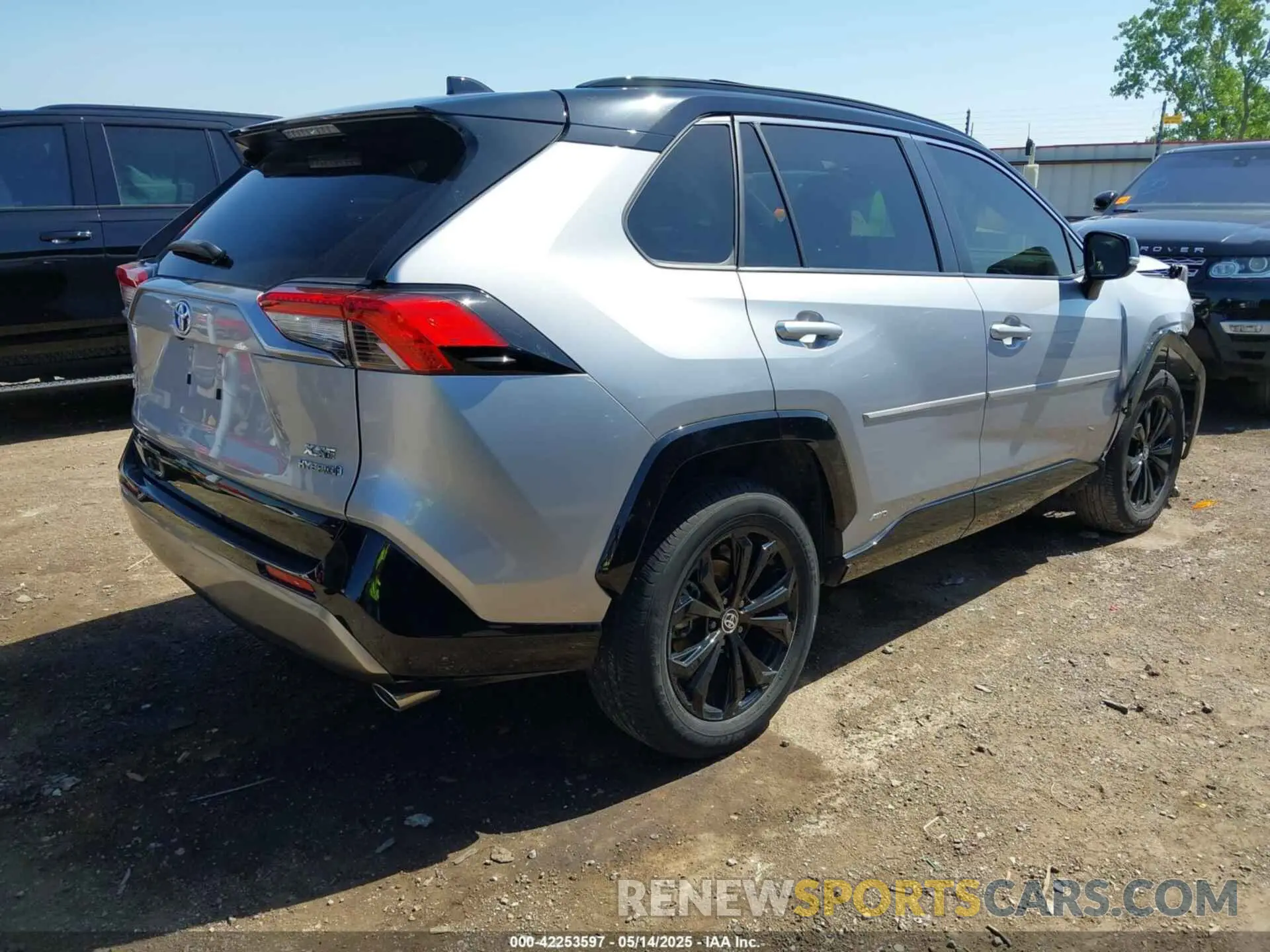 4 Photograph of a damaged car JTME6RFV1ND520168 TOYOTA RAV4 HYBRID 2022