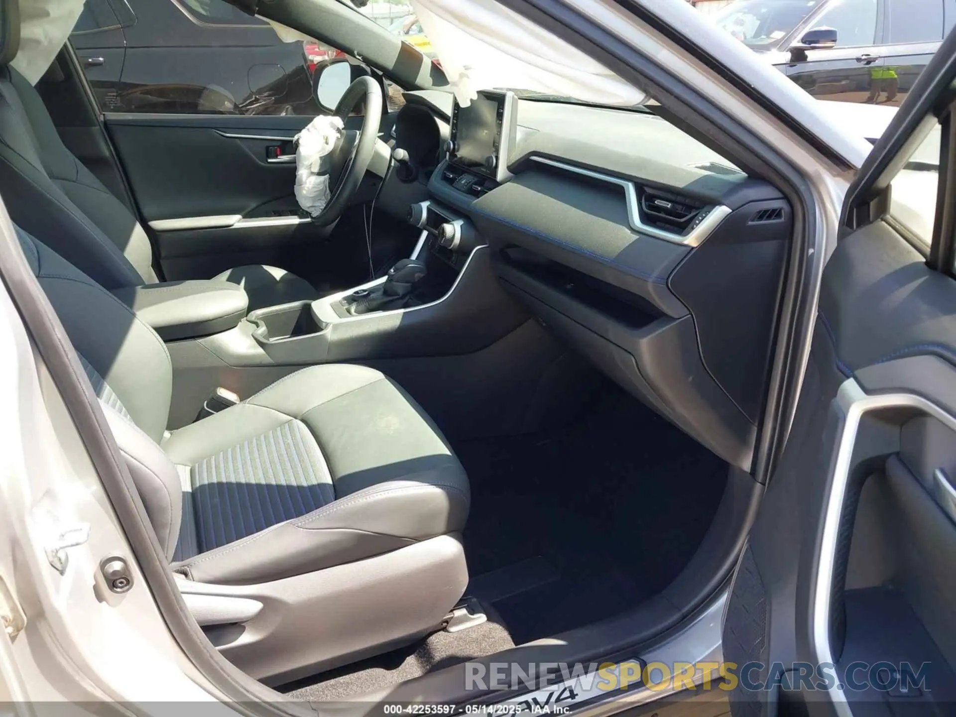 5 Photograph of a damaged car JTME6RFV1ND520168 TOYOTA RAV4 HYBRID 2022