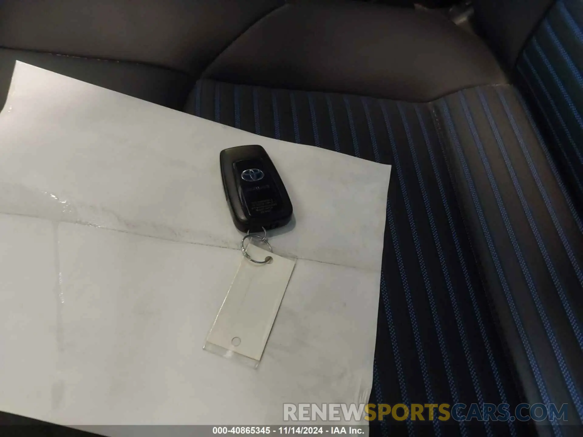 11 Photograph of a damaged car JTME6RFV5ND522277 TOYOTA RAV4 HYBRID 2022