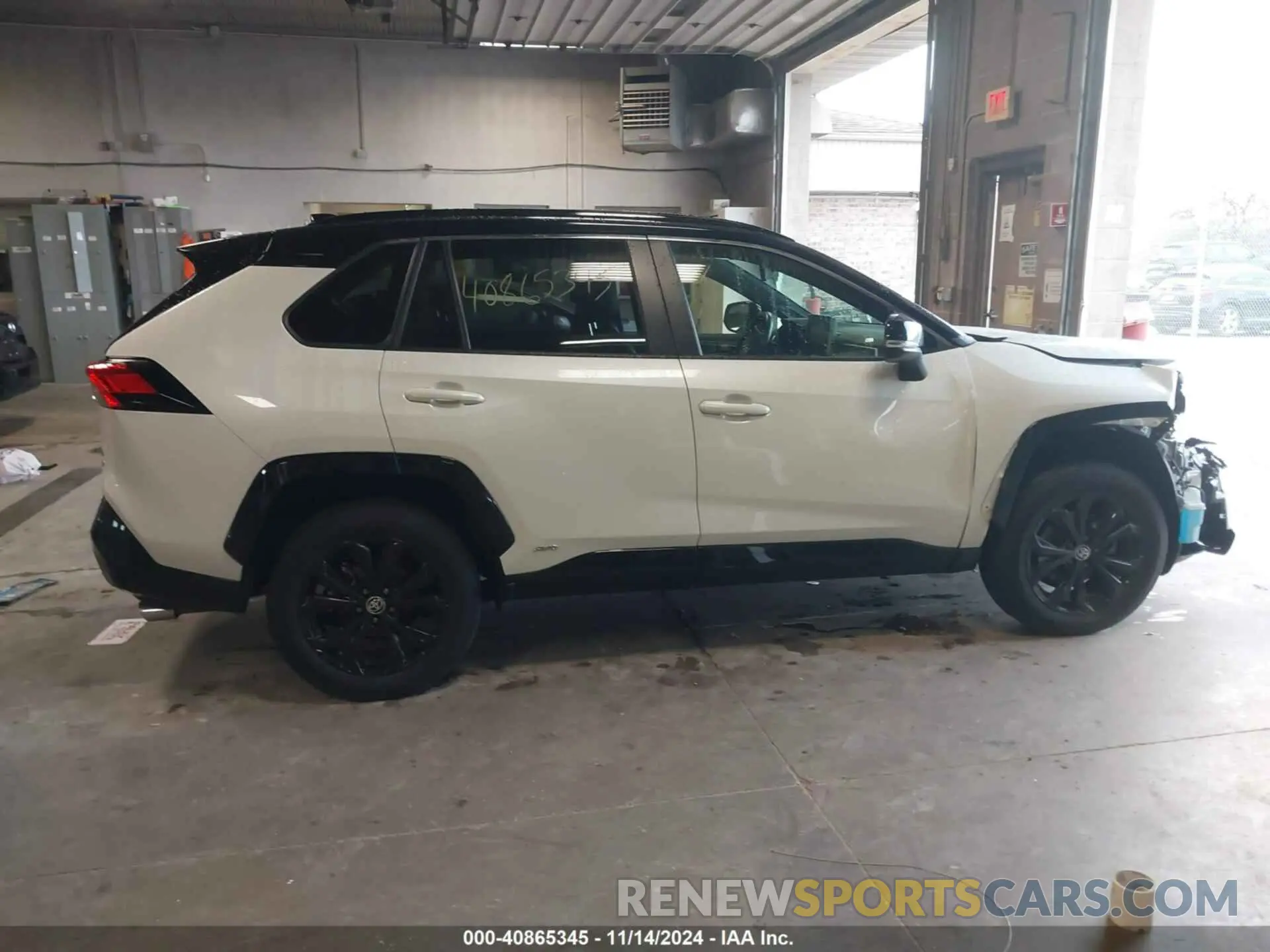 13 Photograph of a damaged car JTME6RFV5ND522277 TOYOTA RAV4 HYBRID 2022