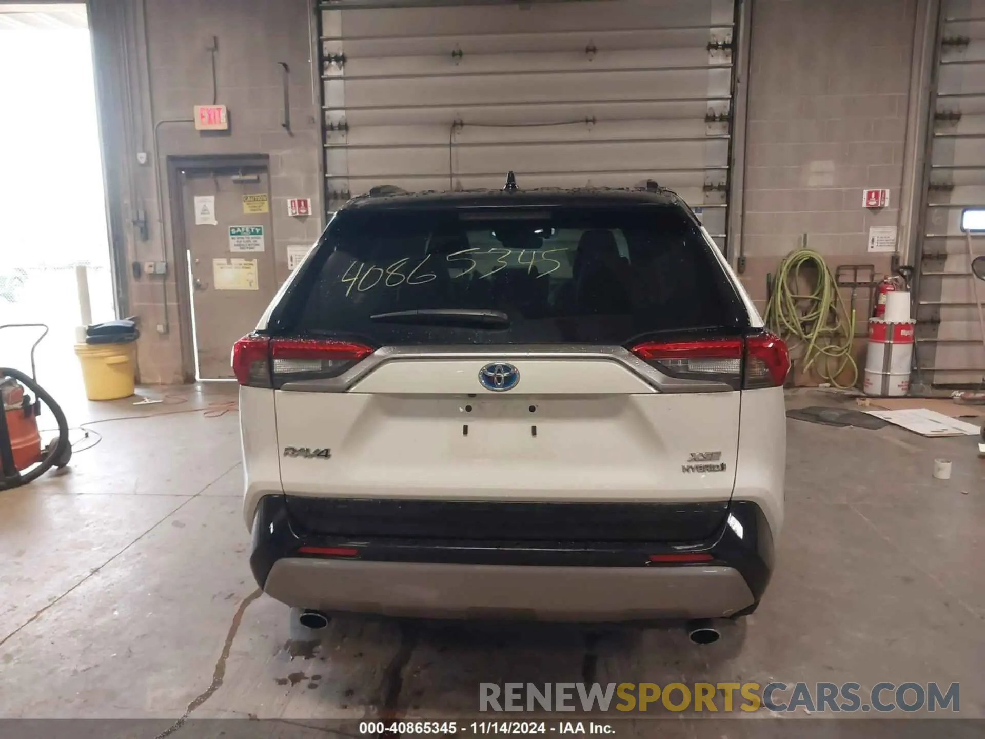 16 Photograph of a damaged car JTME6RFV5ND522277 TOYOTA RAV4 HYBRID 2022