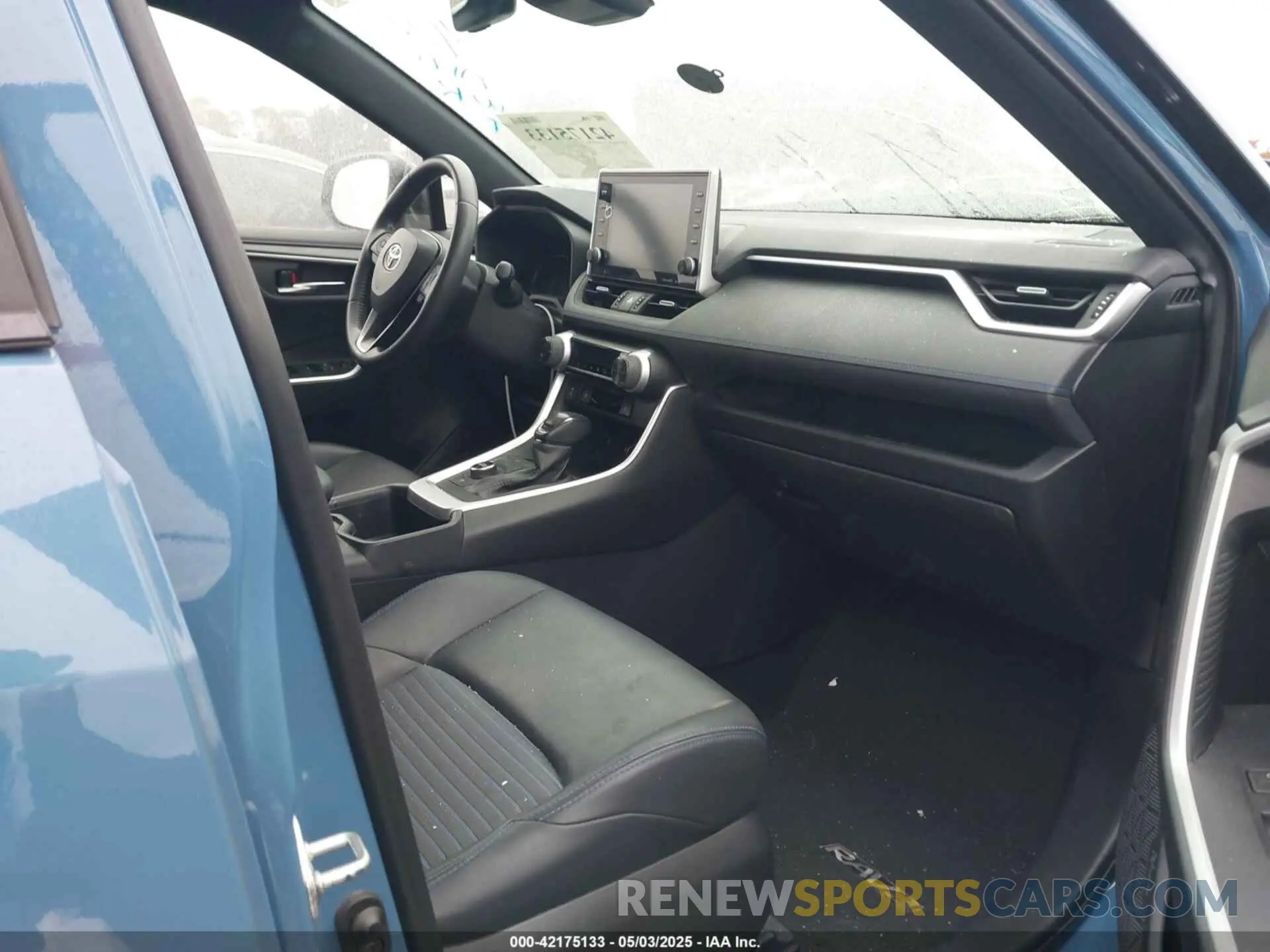 5 Photograph of a damaged car JTME6RFV7ND530526 TOYOTA RAV4 HYBRID 2022