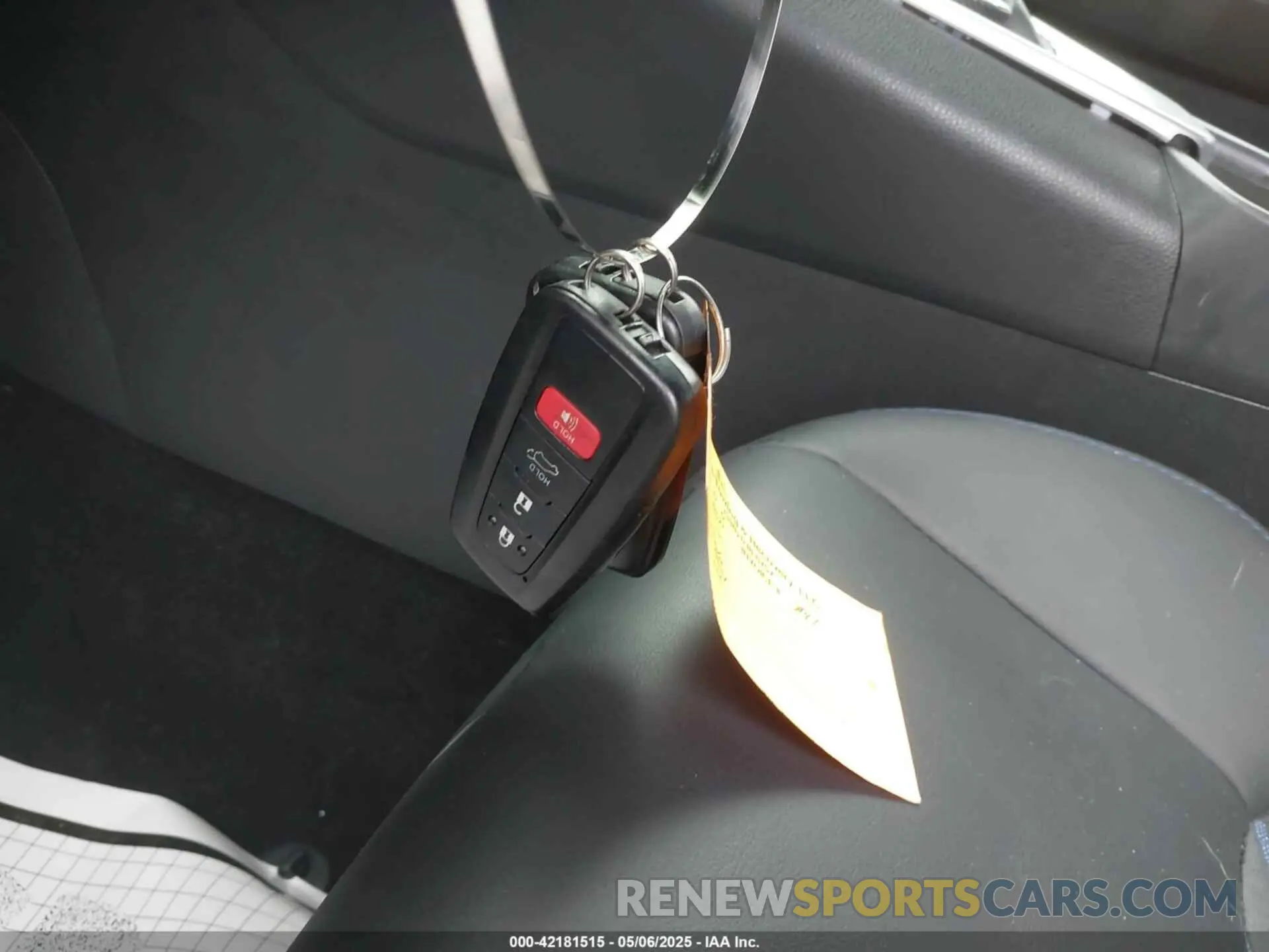 11 Photograph of a damaged car JTME6RFV8ND535461 TOYOTA RAV4 HYBRID 2022