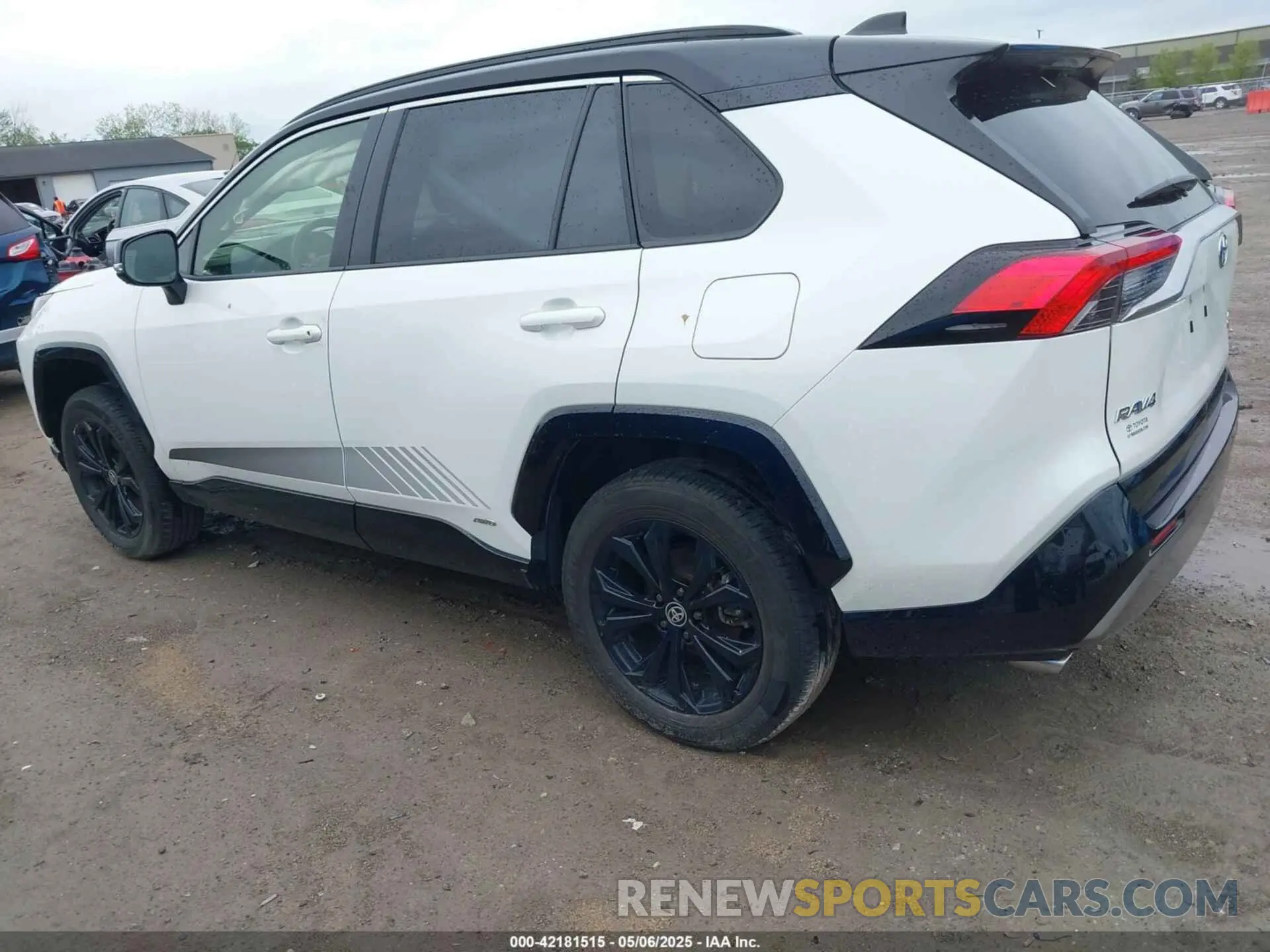 14 Photograph of a damaged car JTME6RFV8ND535461 TOYOTA RAV4 HYBRID 2022