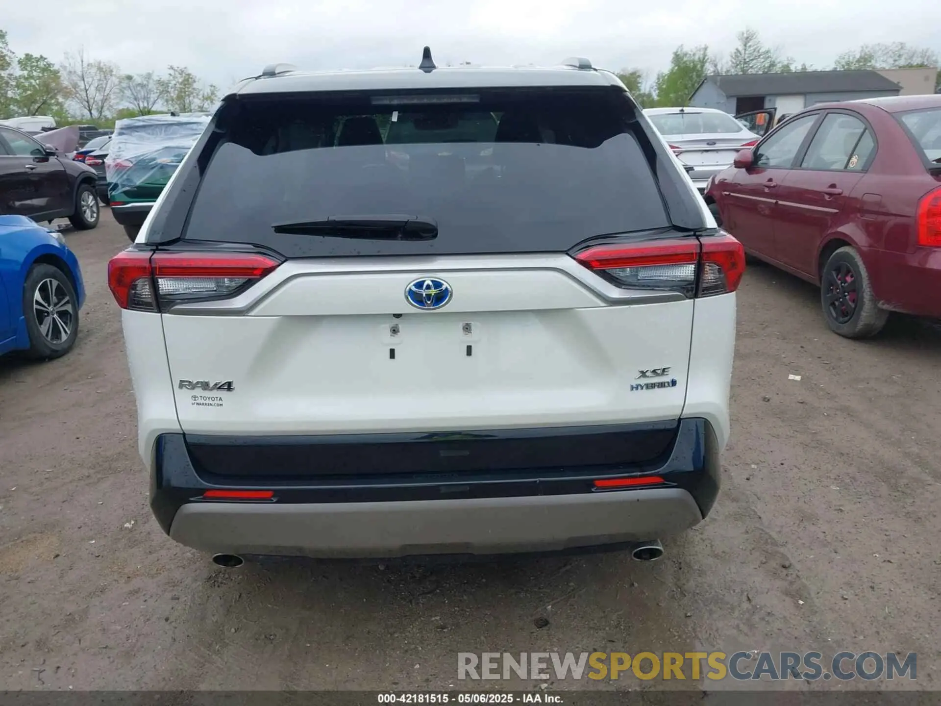16 Photograph of a damaged car JTME6RFV8ND535461 TOYOTA RAV4 HYBRID 2022