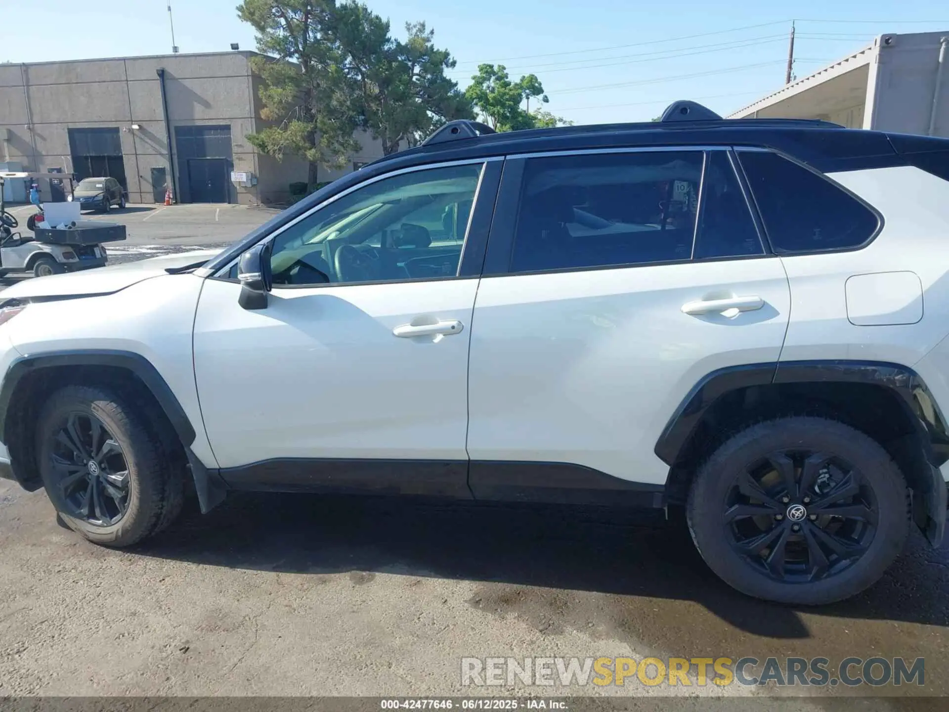 15 Photograph of a damaged car JTME6RFV9ND534822 TOYOTA RAV4 HYBRID 2022