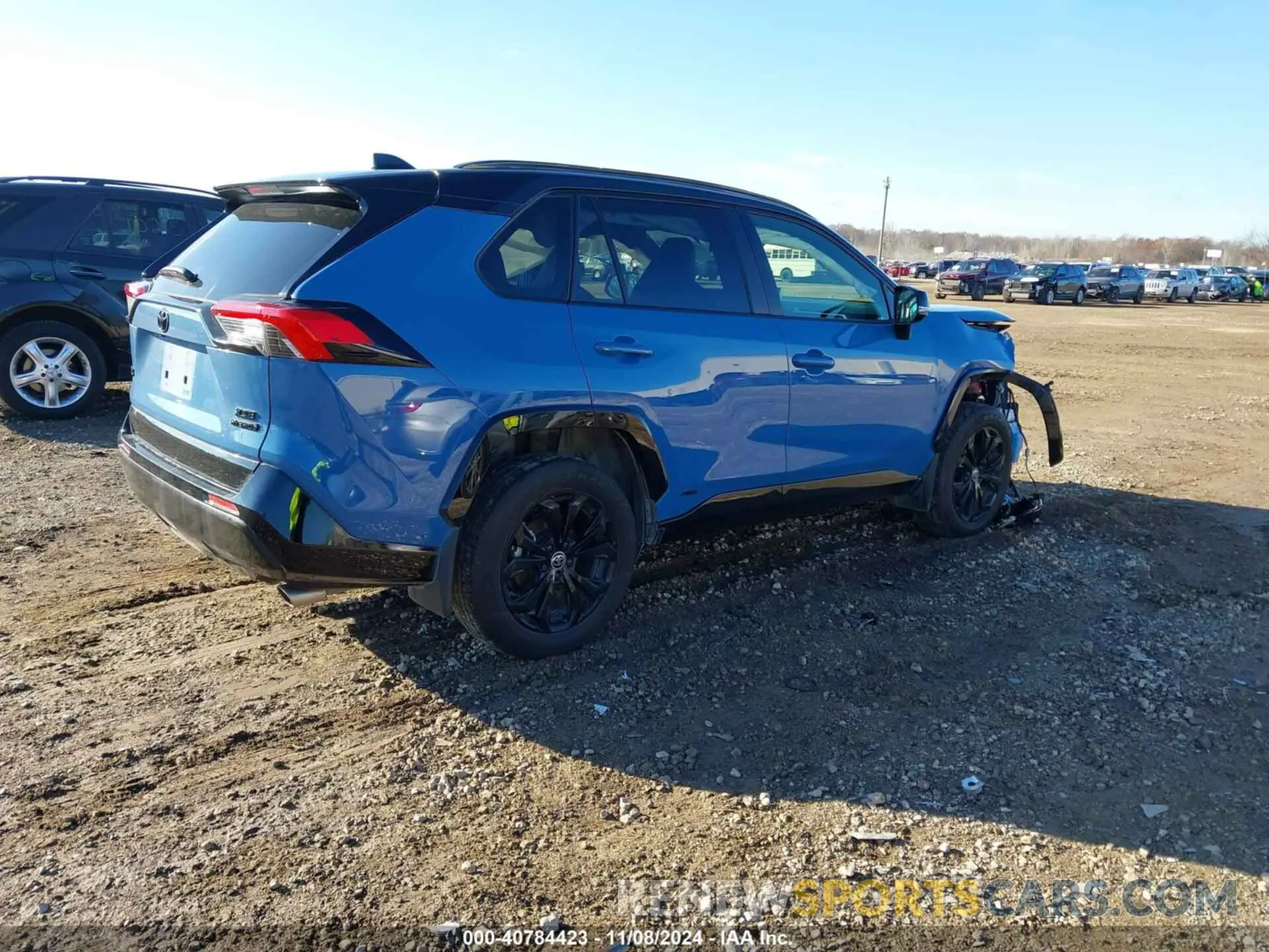 4 Photograph of a damaged car JTME6RFV9NJ023547 TOYOTA RAV4 HYBRID 2022