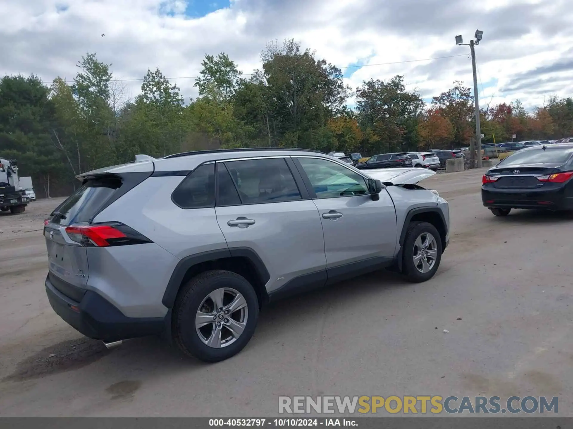 4 Photograph of a damaged car JTMLWRFV2ND149397 TOYOTA RAV4 HYBRID 2022