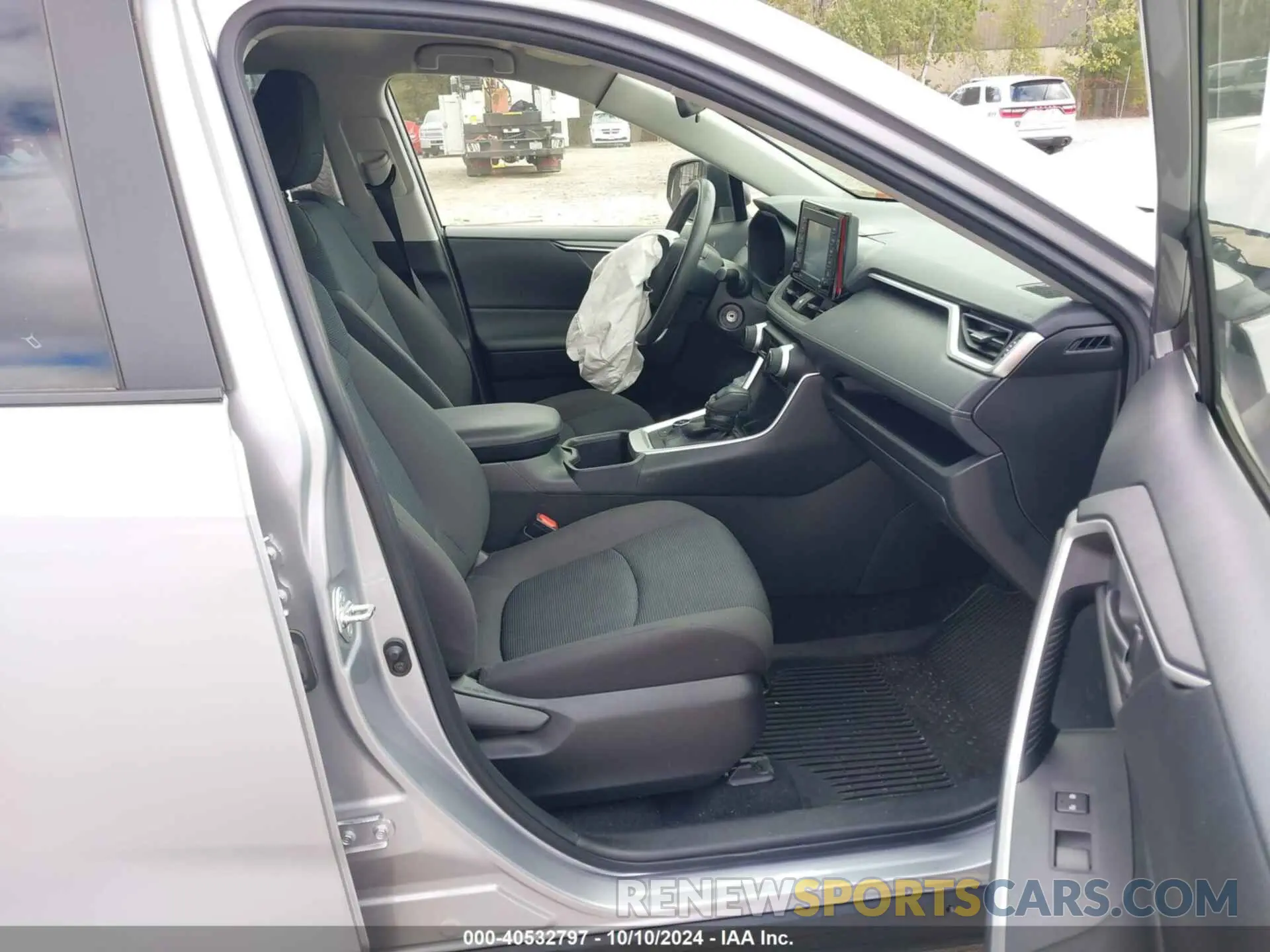 5 Photograph of a damaged car JTMLWRFV2ND149397 TOYOTA RAV4 HYBRID 2022