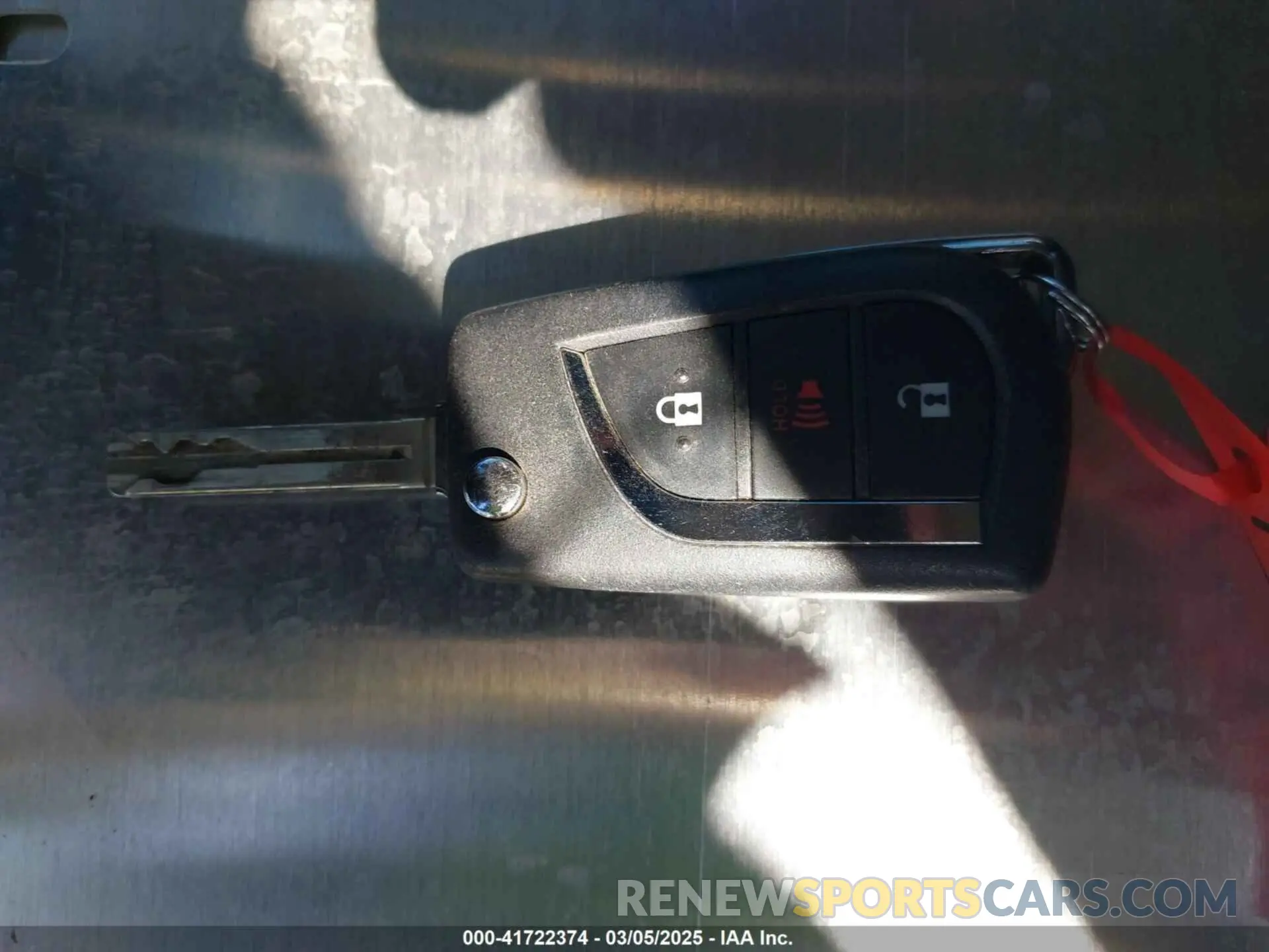 11 Photograph of a damaged car JTMLWRFV5ND144243 TOYOTA RAV4 HYBRID 2022