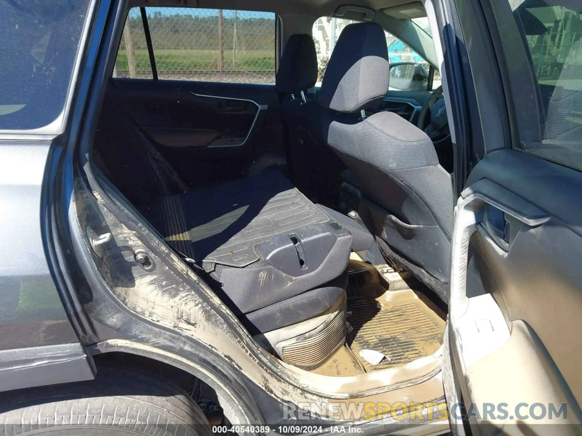 8 Photograph of a damaged car JTMLWRFV6ND148950 TOYOTA RAV4 HYBRID 2022