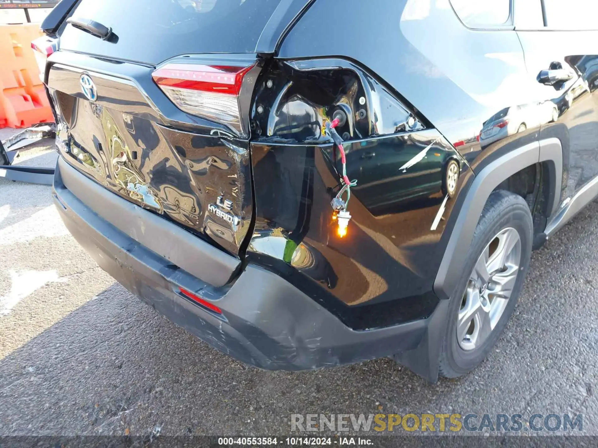 19 Photograph of a damaged car JTMLWRFV8ND147718 TOYOTA RAV4 HYBRID 2022