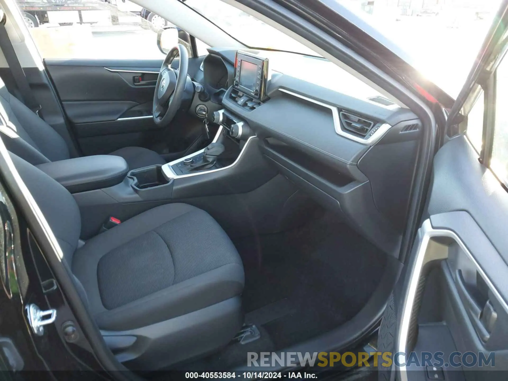 5 Photograph of a damaged car JTMLWRFV8ND147718 TOYOTA RAV4 HYBRID 2022