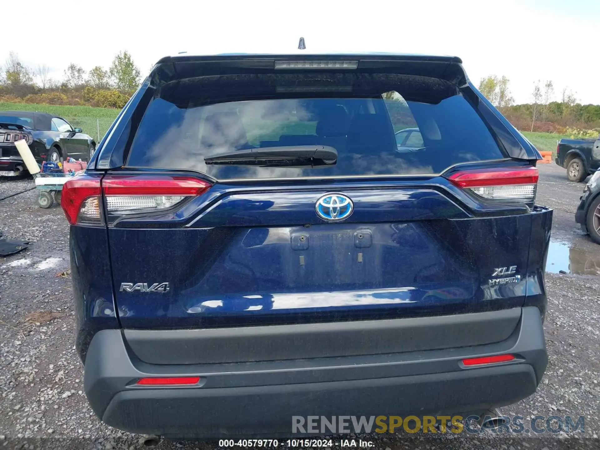 17 Photograph of a damaged car JTMRWRFV4ND568605 TOYOTA RAV4 HYBRID 2022