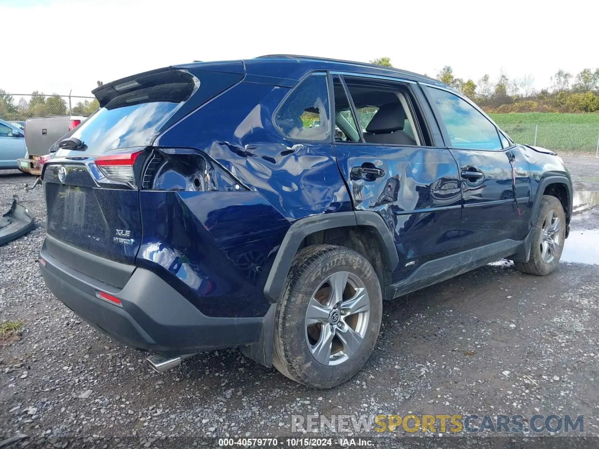 4 Photograph of a damaged car JTMRWRFV4ND568605 TOYOTA RAV4 HYBRID 2022