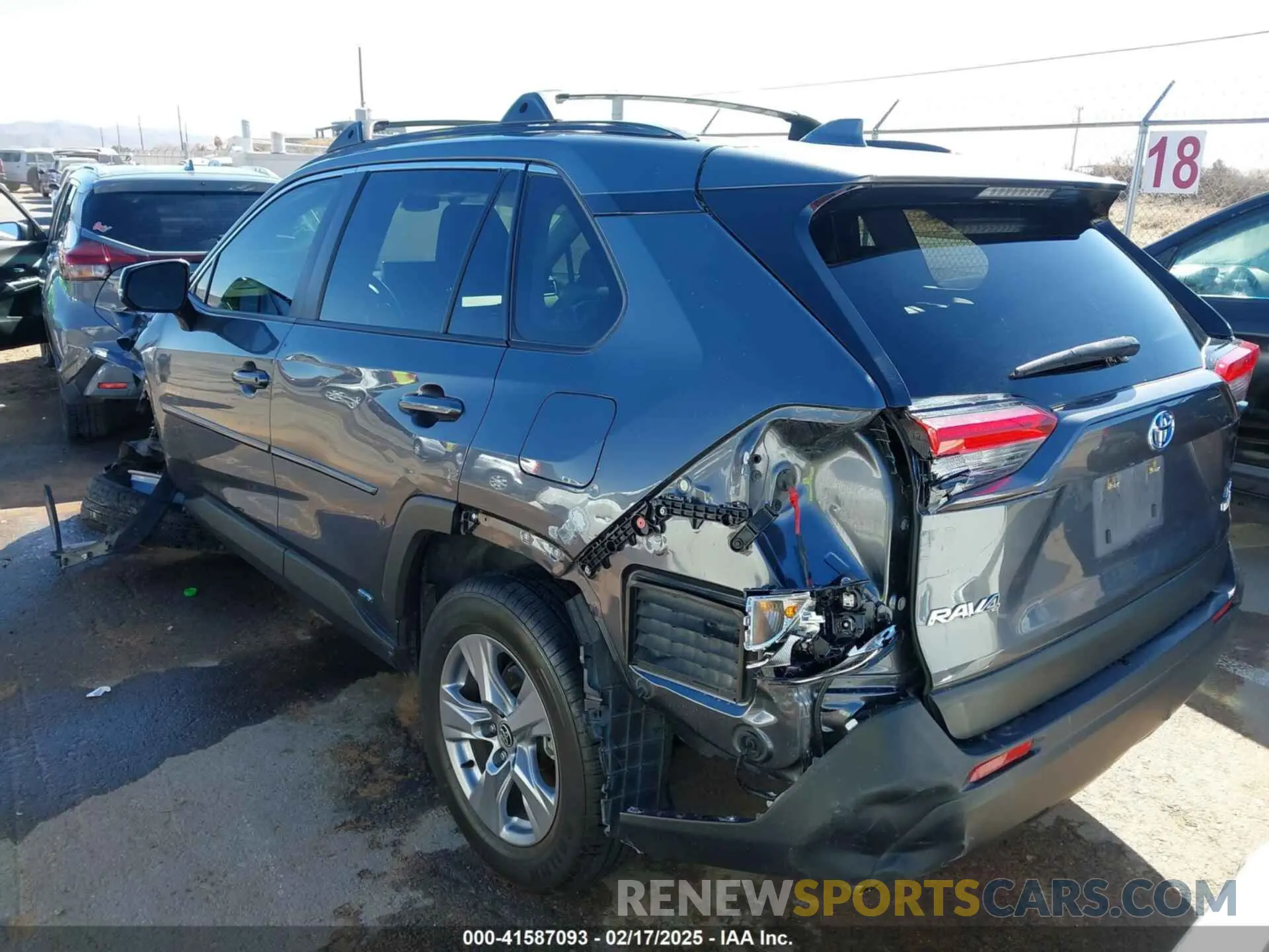 17 Photograph of a damaged car JTMRWRFV6ND165774 TOYOTA RAV4 HYBRID 2022
