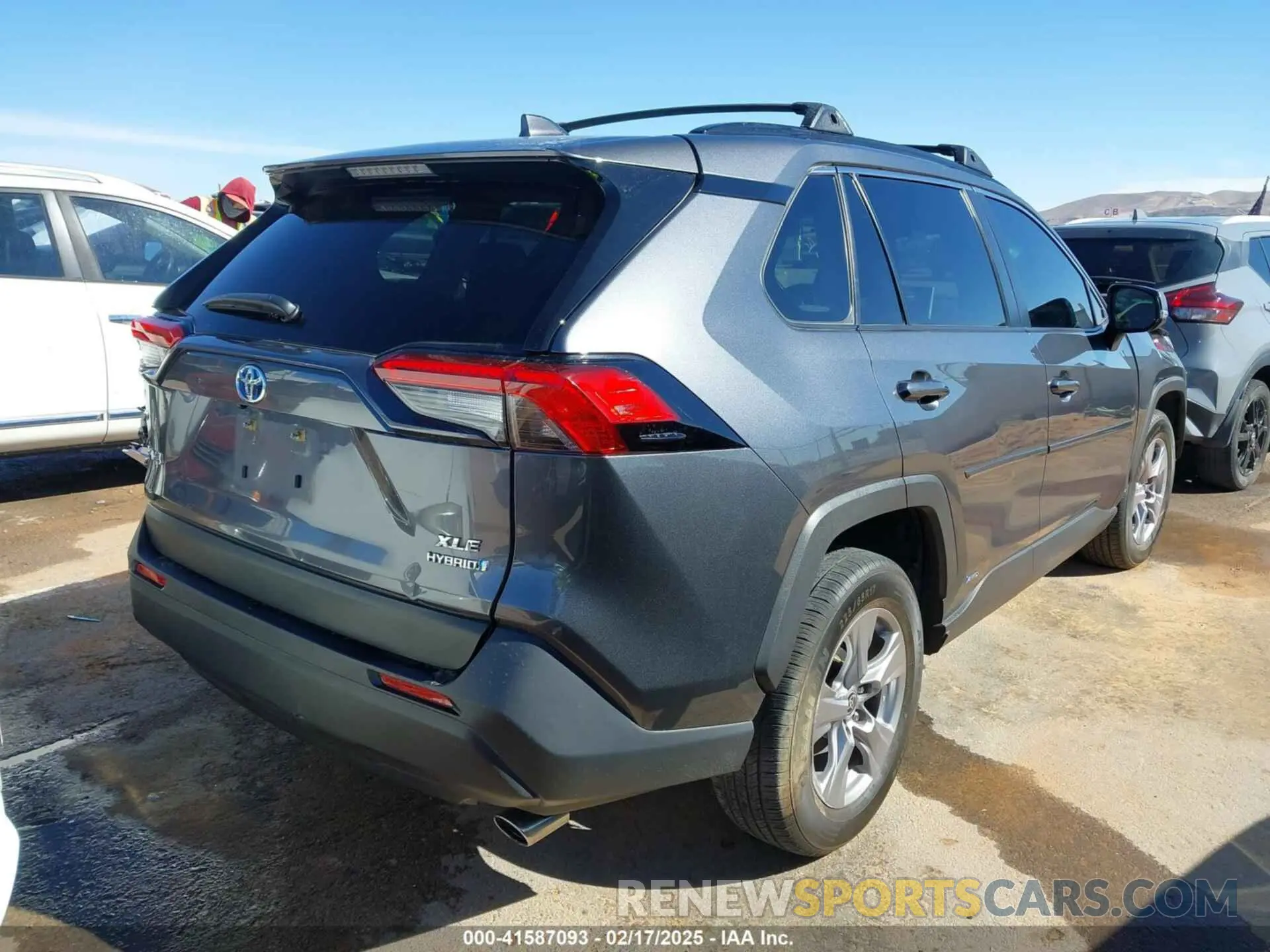 4 Photograph of a damaged car JTMRWRFV6ND165774 TOYOTA RAV4 HYBRID 2022
