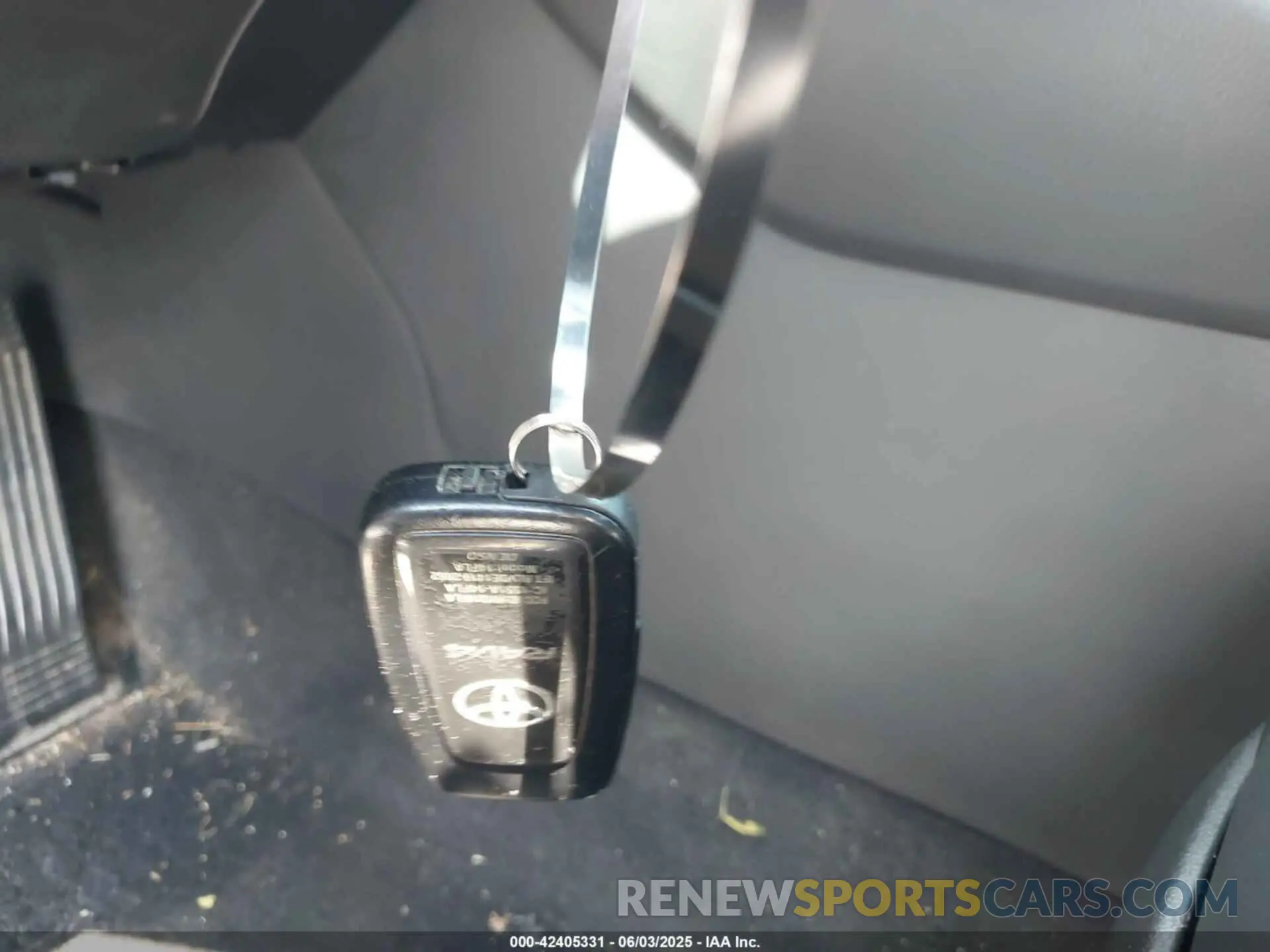 11 Photograph of a damaged car 2T3E6RFV5PW041418 TOYOTA RAV4 HYBRID 2023