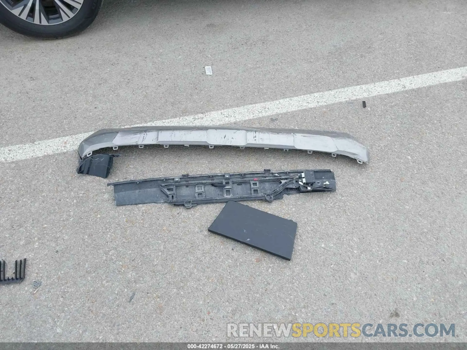 12 Photograph of a damaged car 2T3E6RFV5PW043301 TOYOTA RAV4 HYBRID 2023